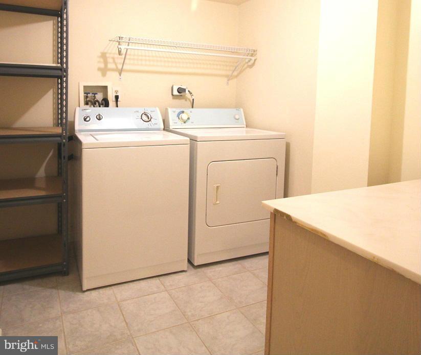 HERITAGE SQUARE - Residential