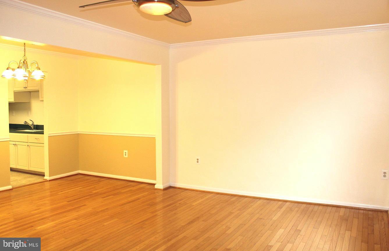 HERITAGE SQUARE - Residential