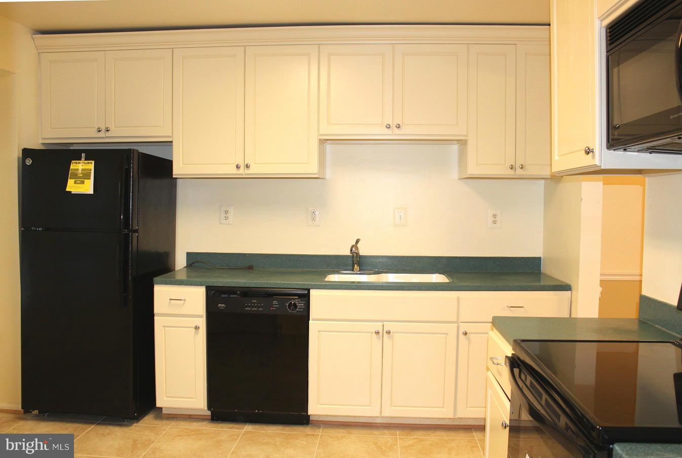 HERITAGE SQUARE - Residential