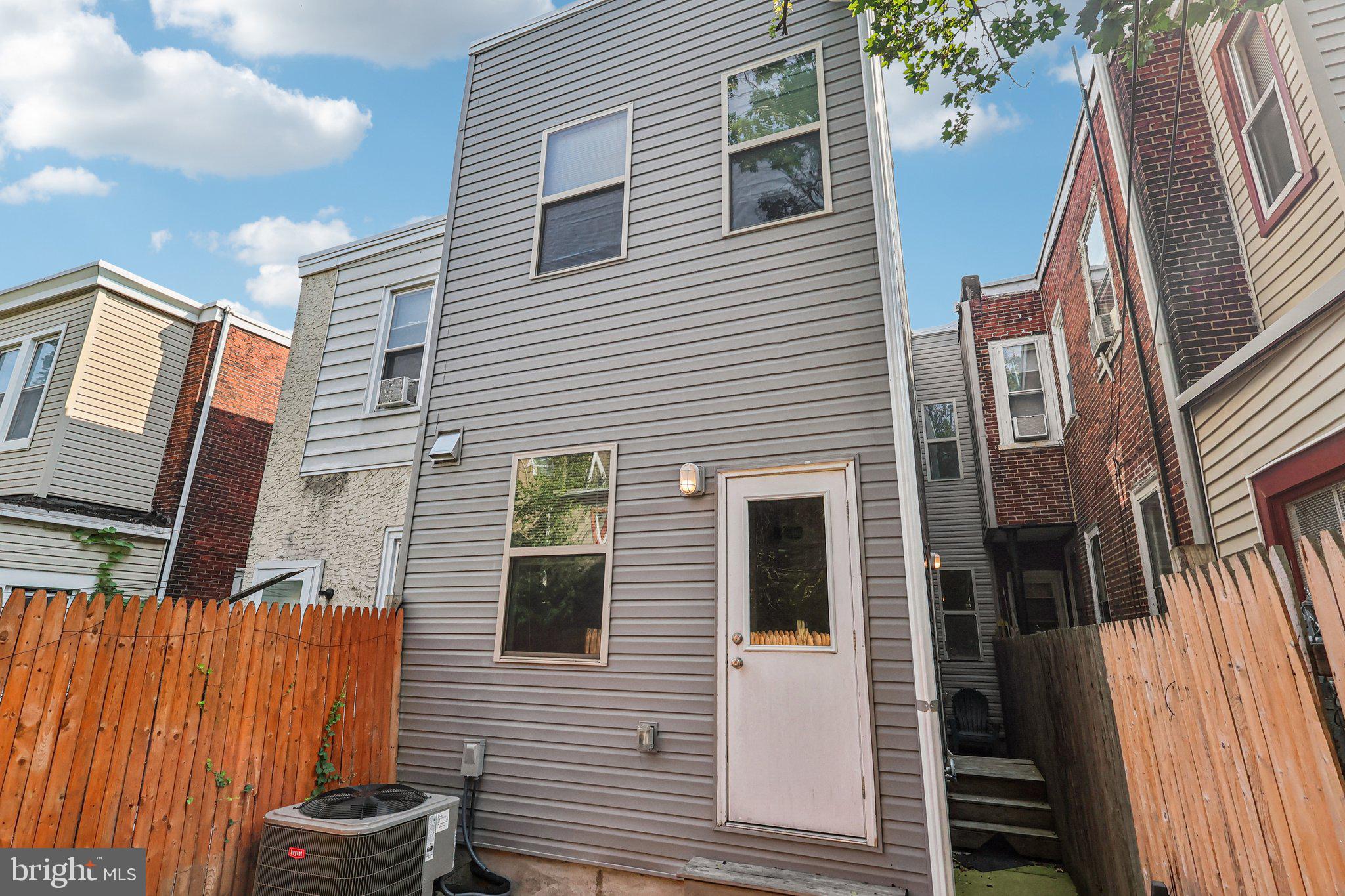 UNIVERSITY CITY - Residential