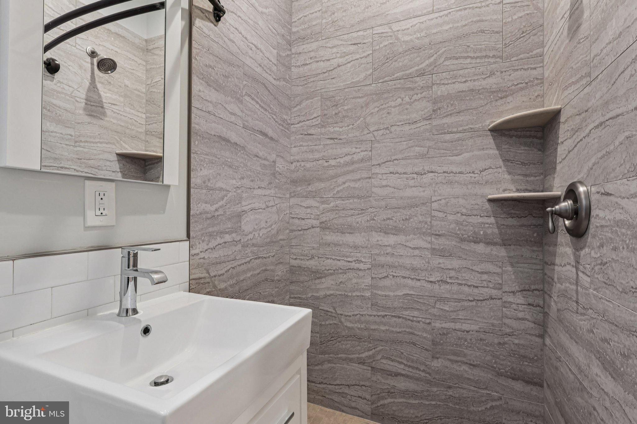 UNIVERSITY CITY - Residential