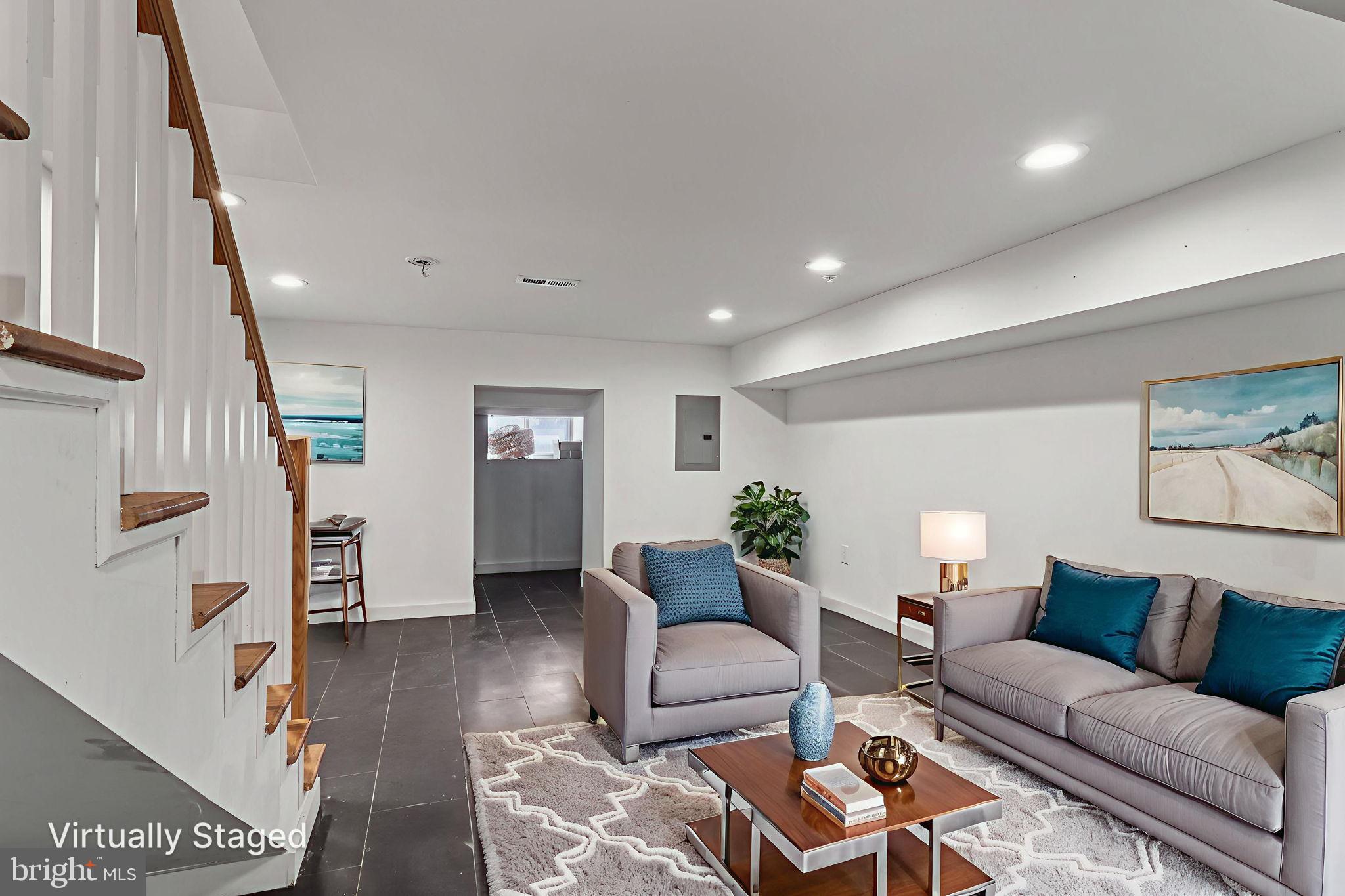 UNIVERSITY CITY - Residential