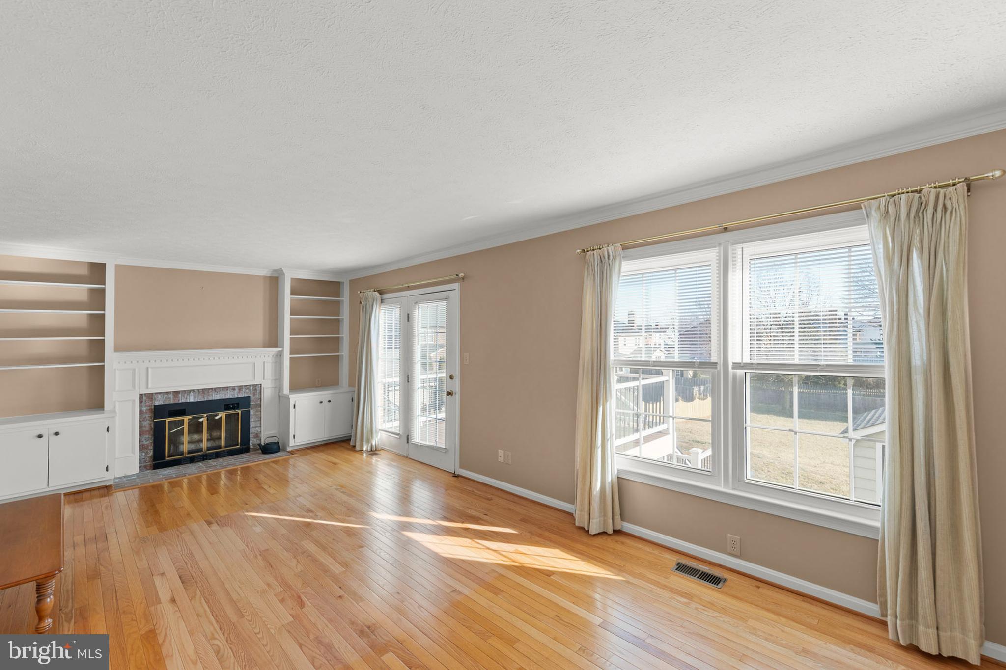 2116 STONELEIGH DRIVE