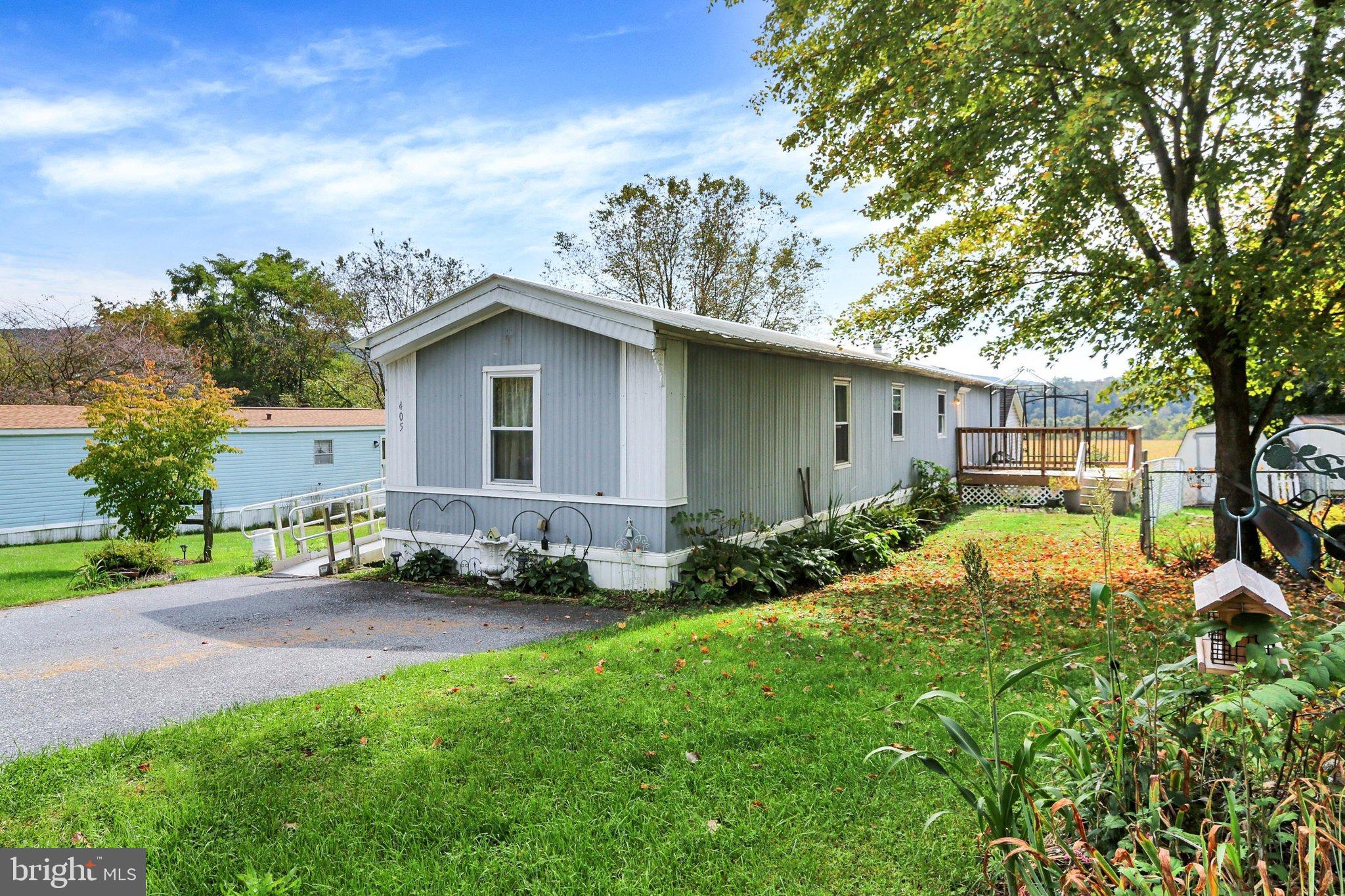 405 MEADOW LANE
