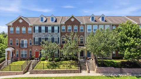 1626 Lismore Terrace NE, Leesburg, VA MLS: VALO2125494