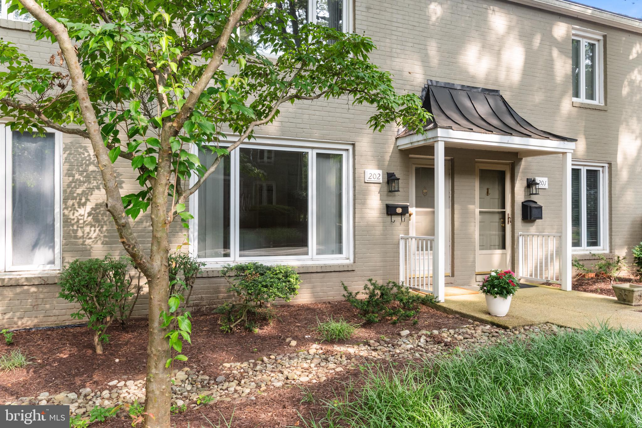 Severn River Waterfront Community, popular Dreams Landing. Lovely 2BR, 1.5BA townhome in this desirable community along the scenic Severn River. Beautiful wood flooring with plenty of natural light and ample storage space. Lots of built-ins and bookcases plus generous closets.
The main level is open and airy and no steps for entry into the townhome. Fully fenced patio, perfect for outdoor gatherings or relaxation. The patio is beautifully landscaped, providing a private retreat. One of the few townhomes with a lower level and it is finished with a fireplace, powder room, extra fridge, laundry and more built-ins.
The two bedrooms and full bath are upstairs with nice large windows and a stall shower. The attic is unfinished but has pull down stairs for easy access.
This is a great first home, downsize home, second home....wherever you are in your search for your next home with excellent water privileges.
Enjoy the waterside pool and pool house, kayak storage, boat slips, and more. Easy access to downtown Annapolis and major routes out of town. Convenient to restaurants, coffee, shopping and also a great place to walk.