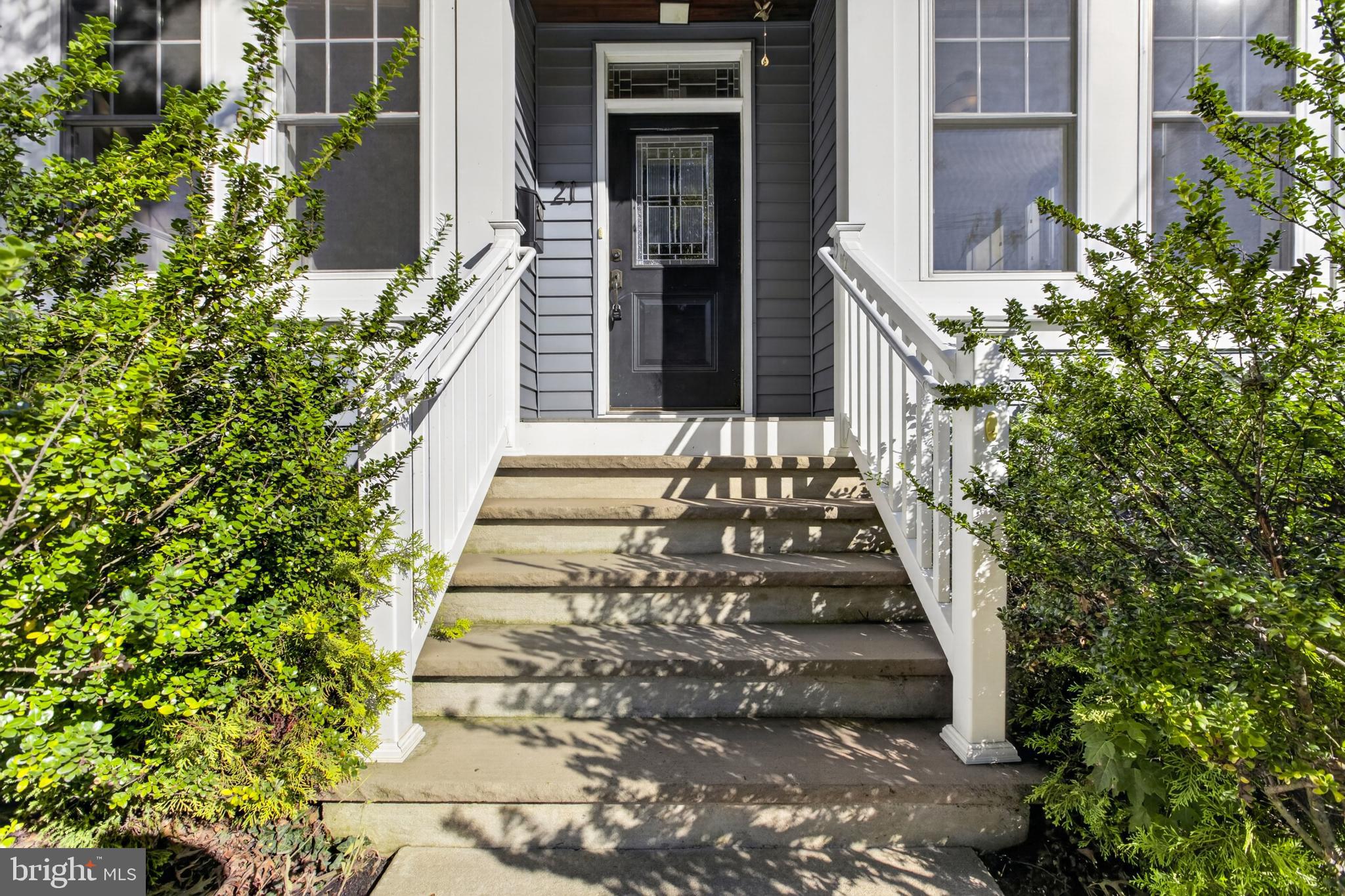 21 E REDMAN AVENUE