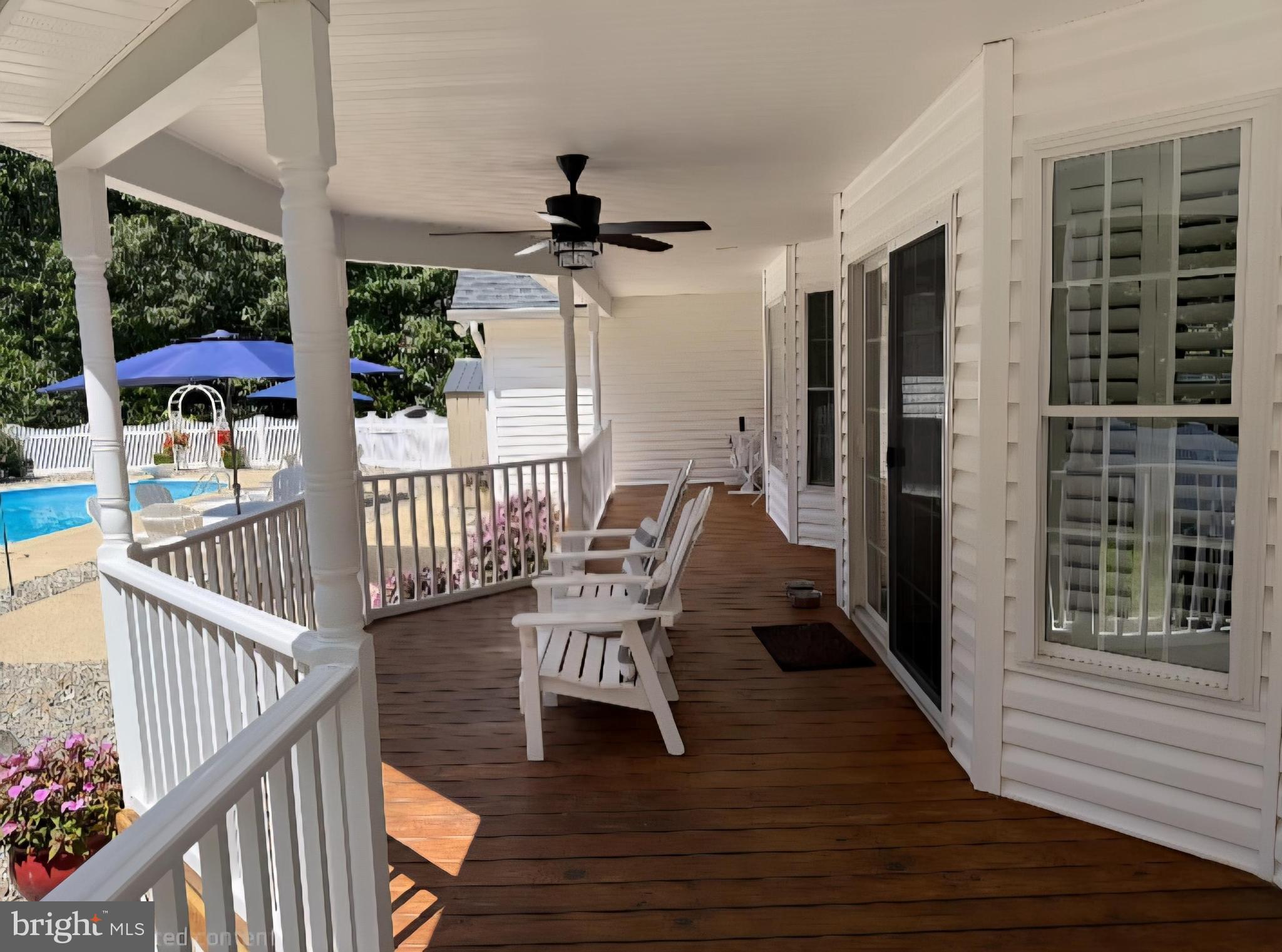 11841 KNOLLCREST LANE