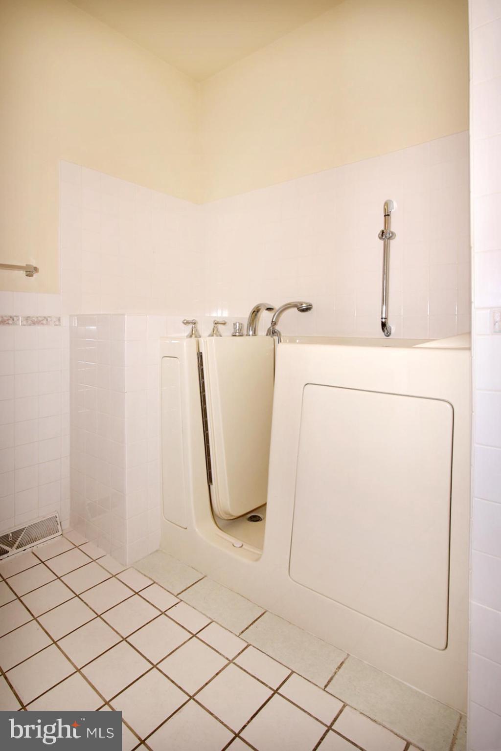 ARBOR GATE - Residential