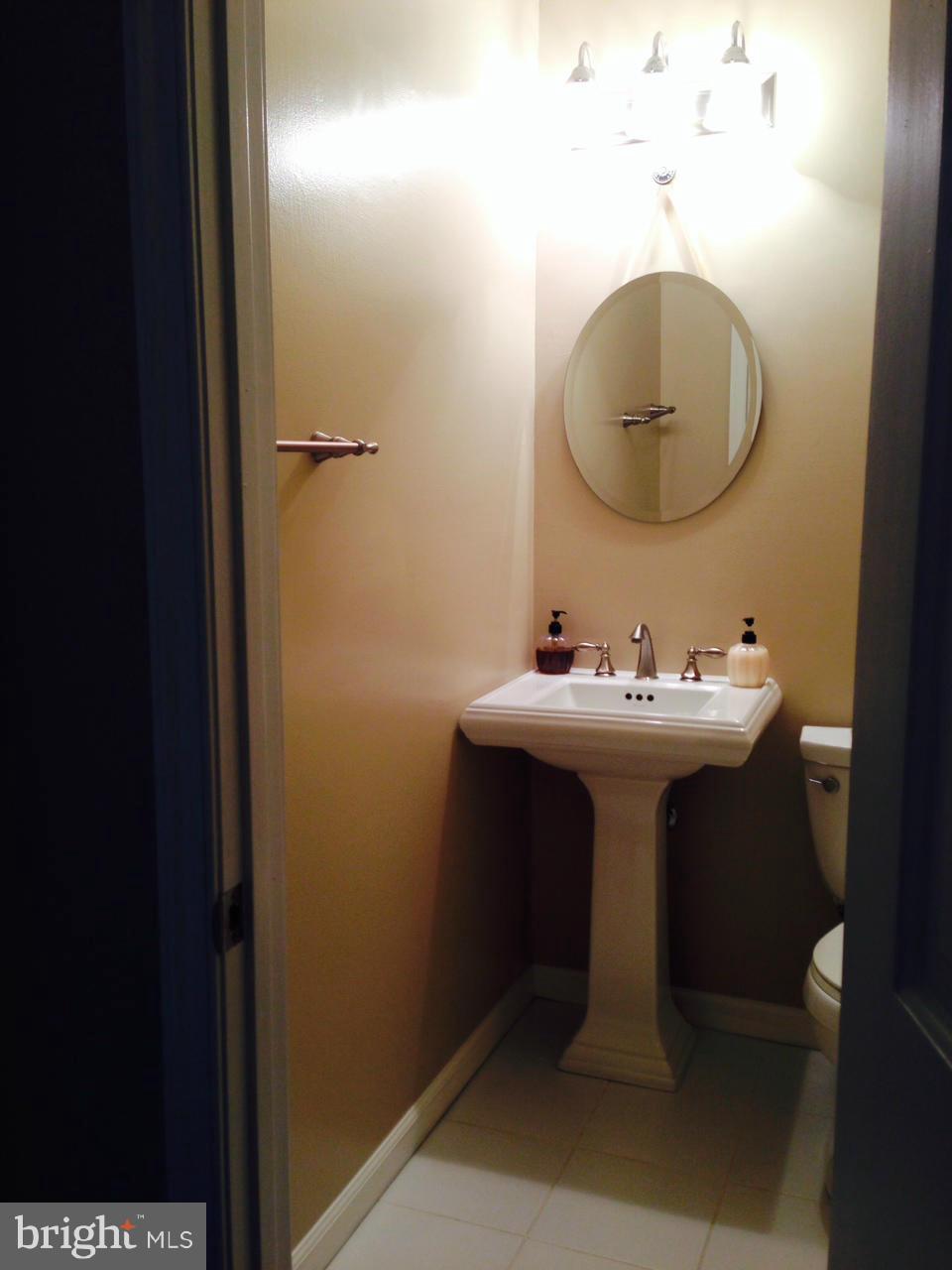 STRATTON WOODS - Residential Lease