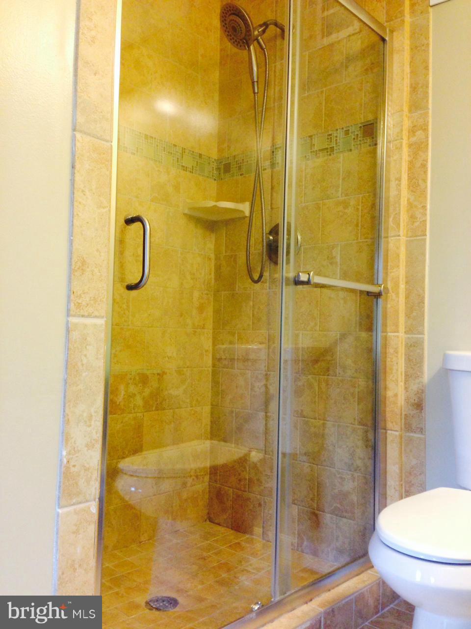 STRATTON WOODS - Residential Lease