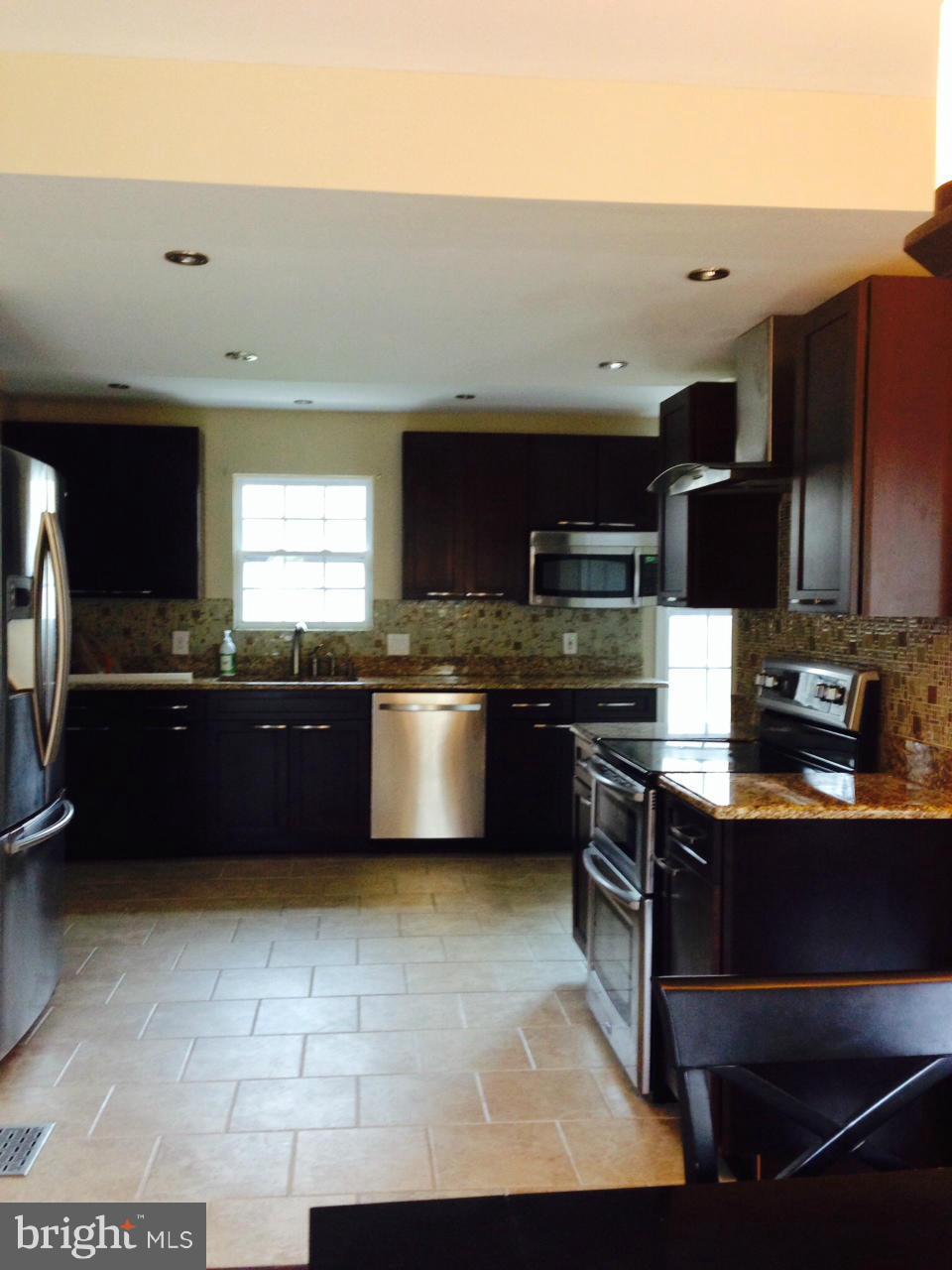 STRATTON WOODS - Residential Lease