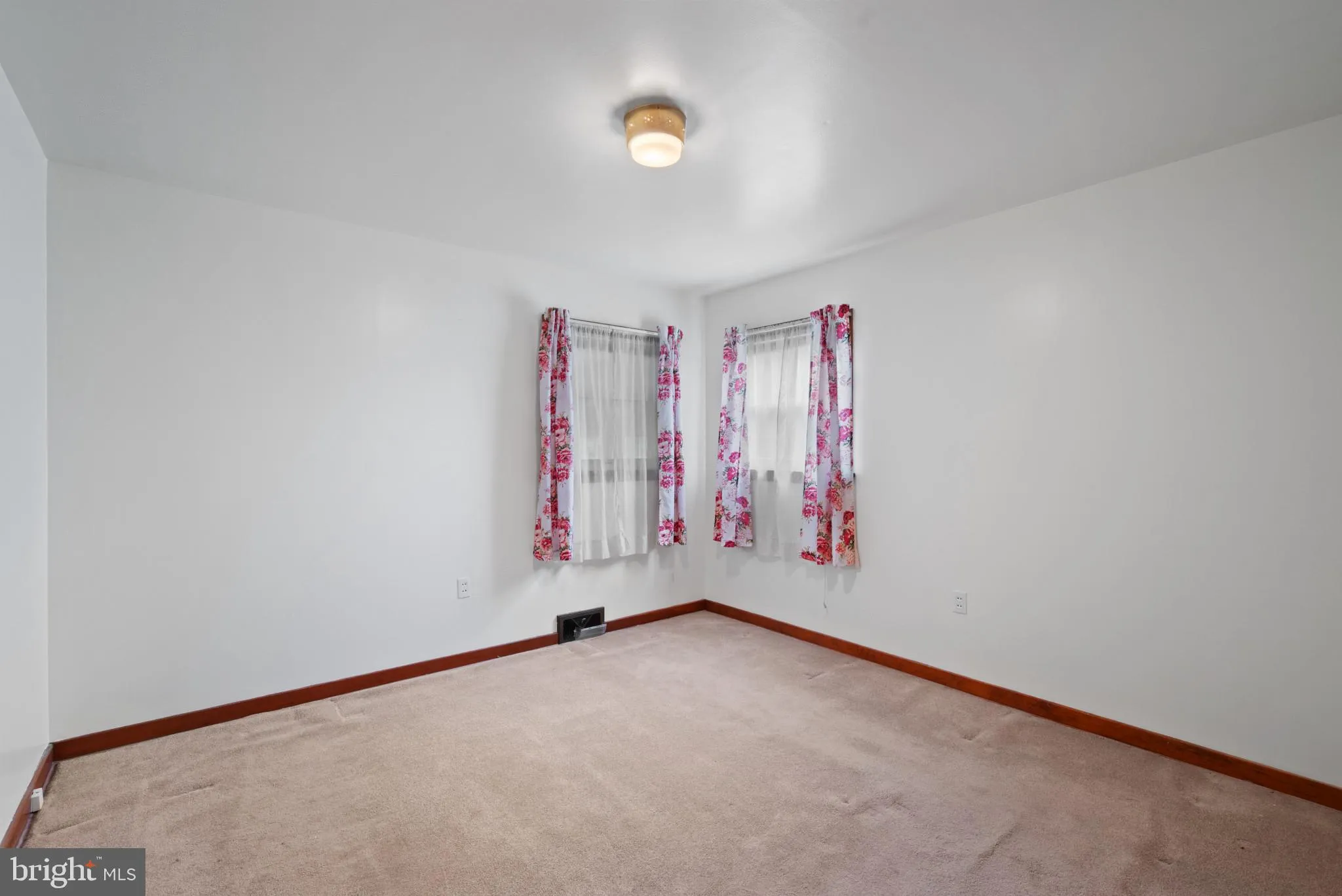 Middletown, Pennsylvania 17057, United States, 3 Bedrooms Bedrooms, ,2 BathroomsBathrooms,Residential,Pending,127481