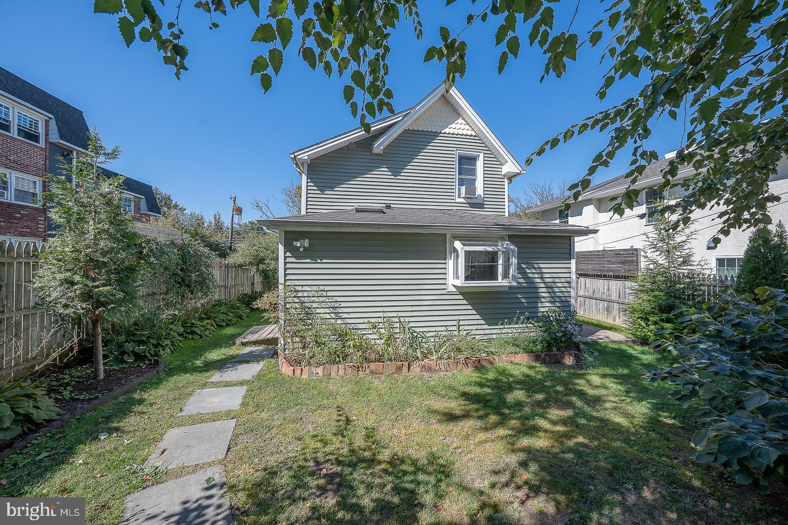 MEDIA - Residential Lease