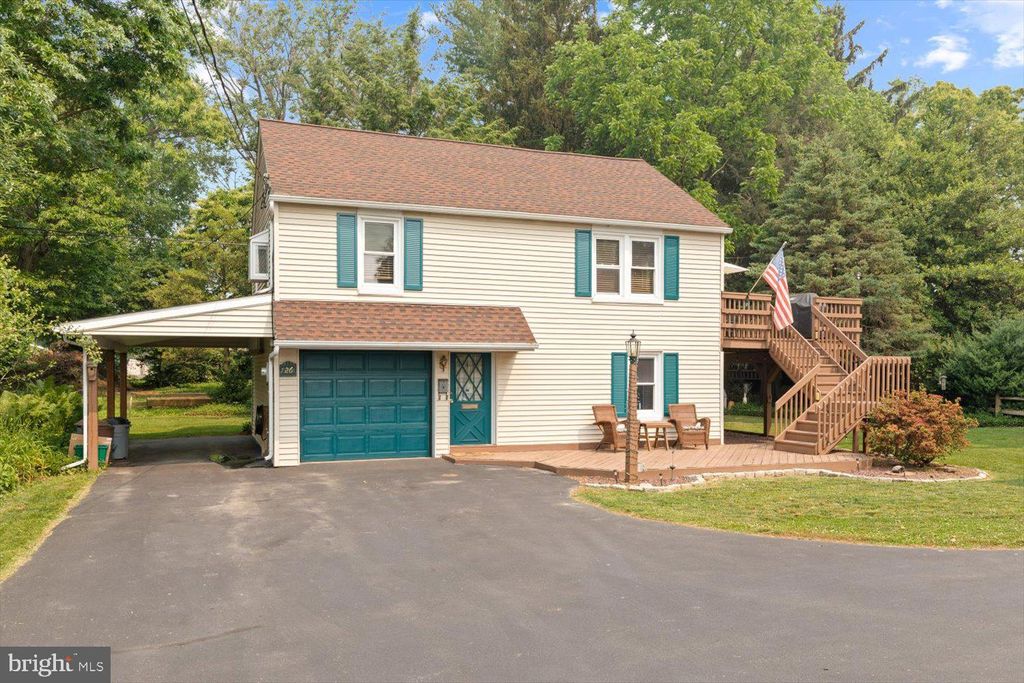 Photo of 126 E REAR E GRAMBY ST, MANHEIM, PA 17545 (MLS # PALA2036402)