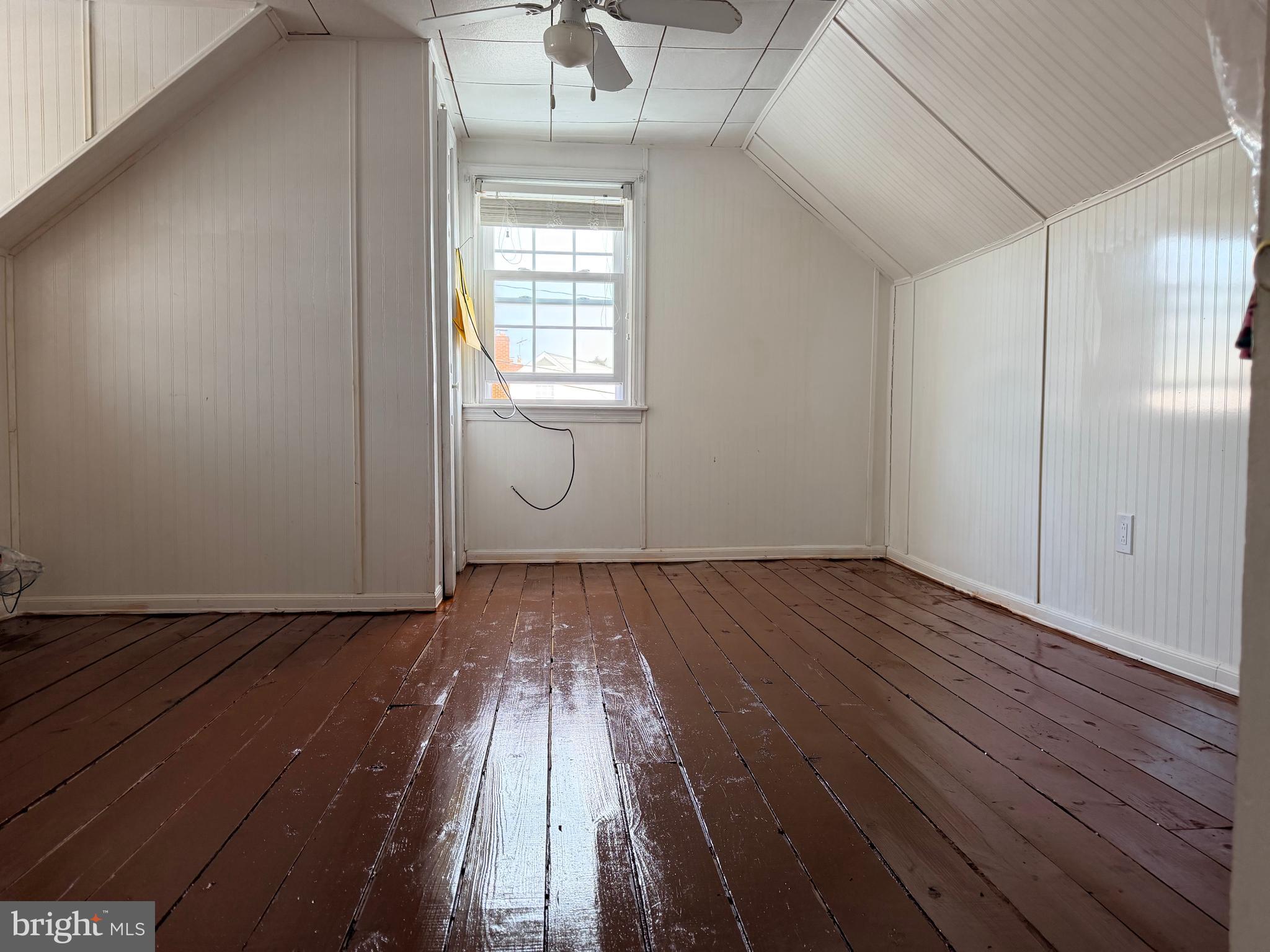 NORTH WOODRIDGE - Residential