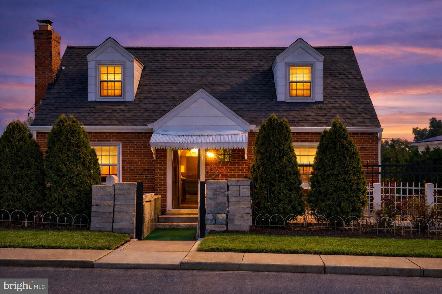 NORTH WOODRIDGE - Residential