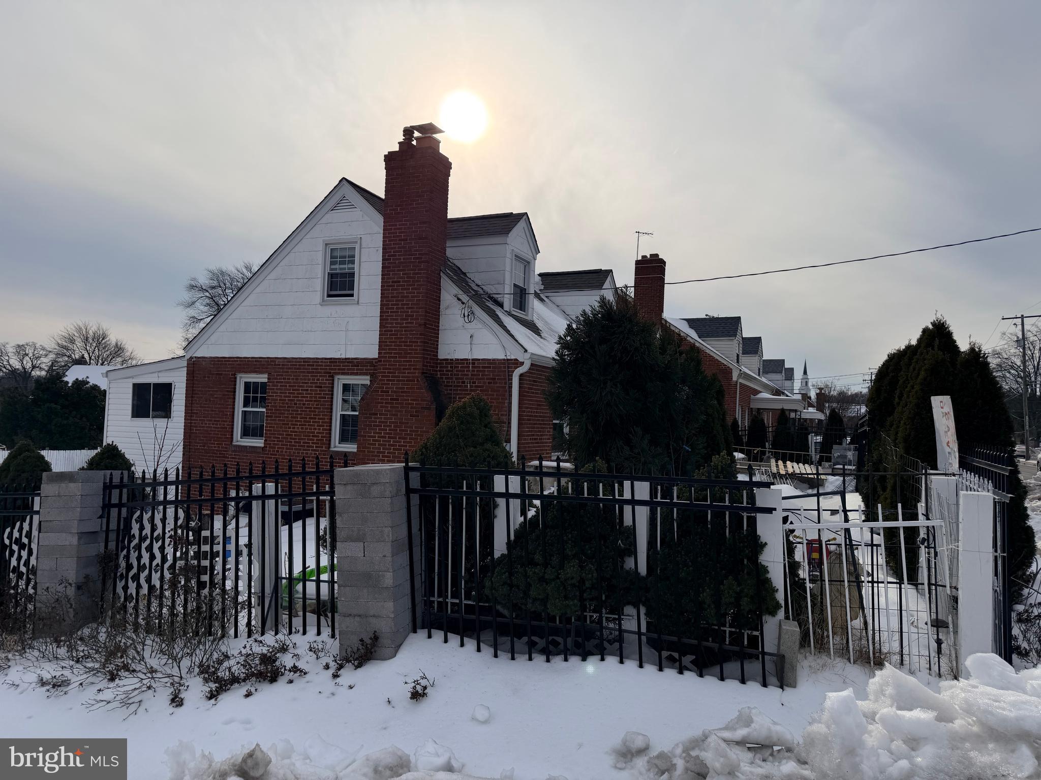 NORTH WOODRIDGE - Residential