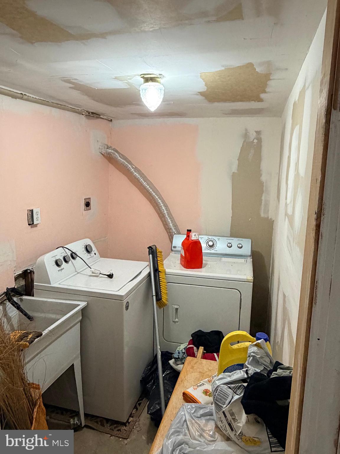 NORTH WOODRIDGE - Residential