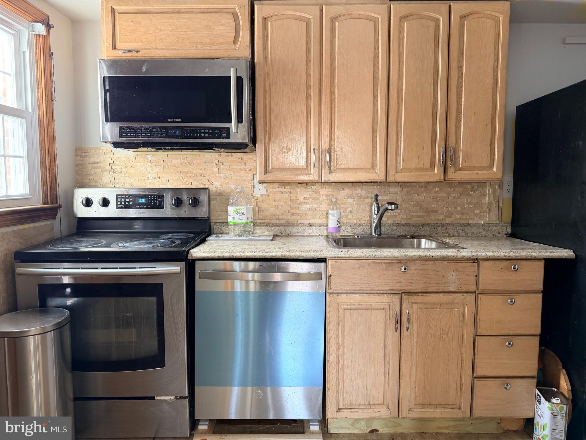 NORTH WOODRIDGE - Residential