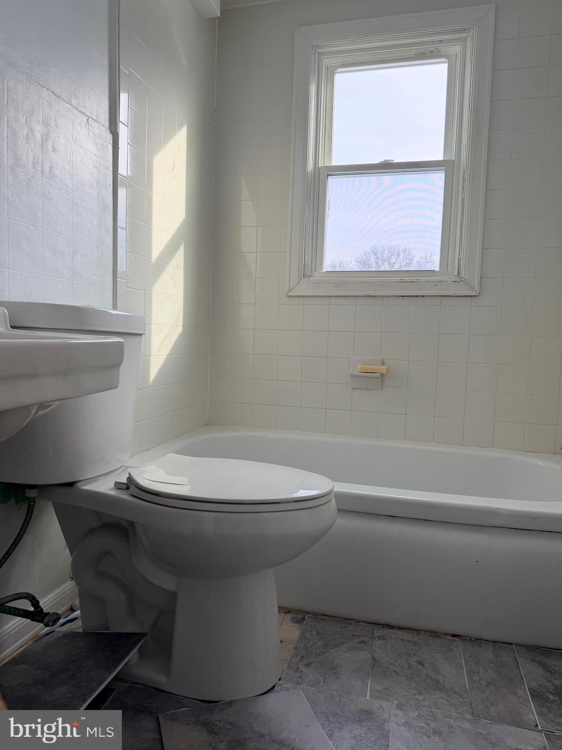 NORTH WOODRIDGE - Residential