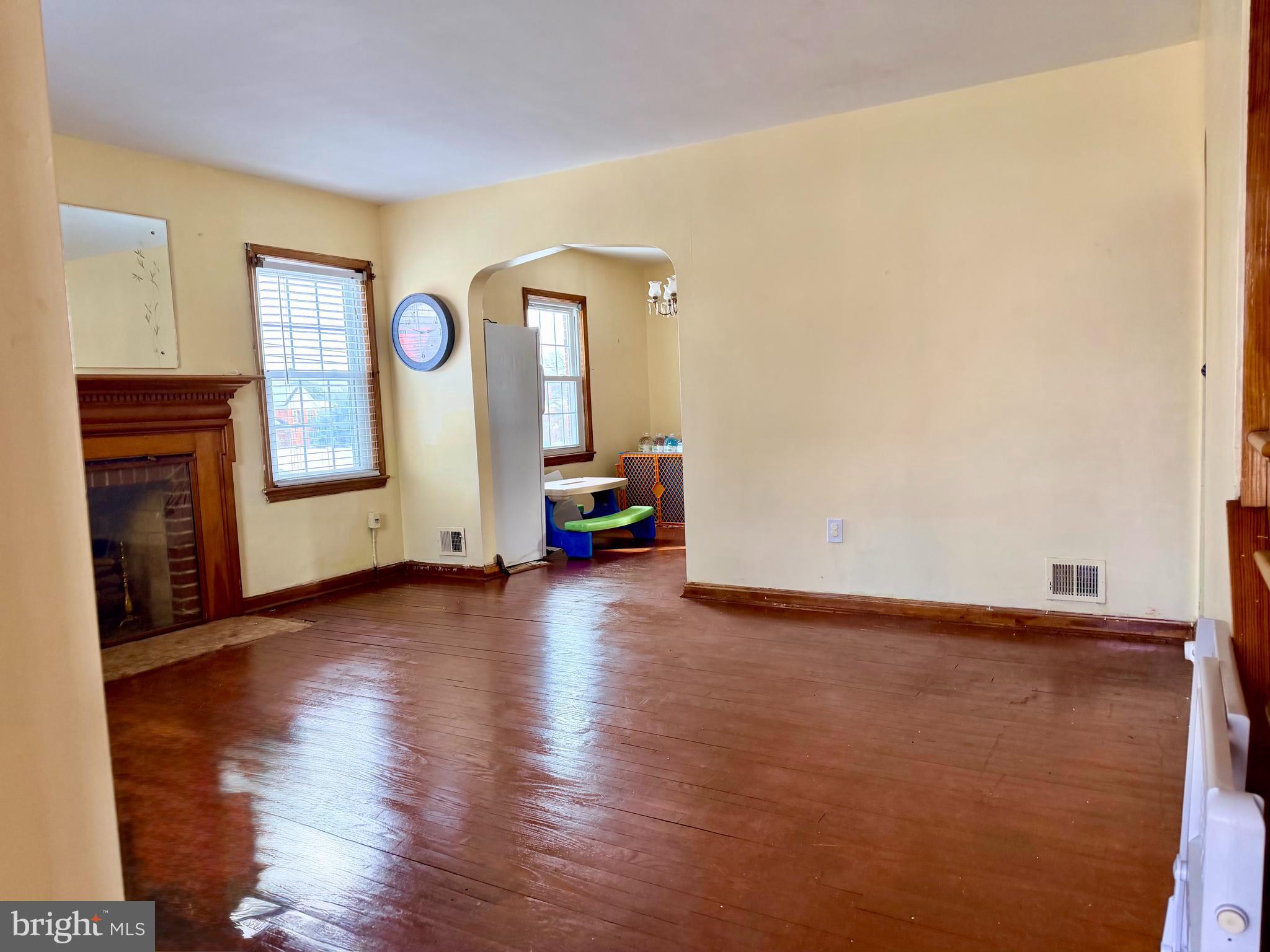 NORTH WOODRIDGE - Residential