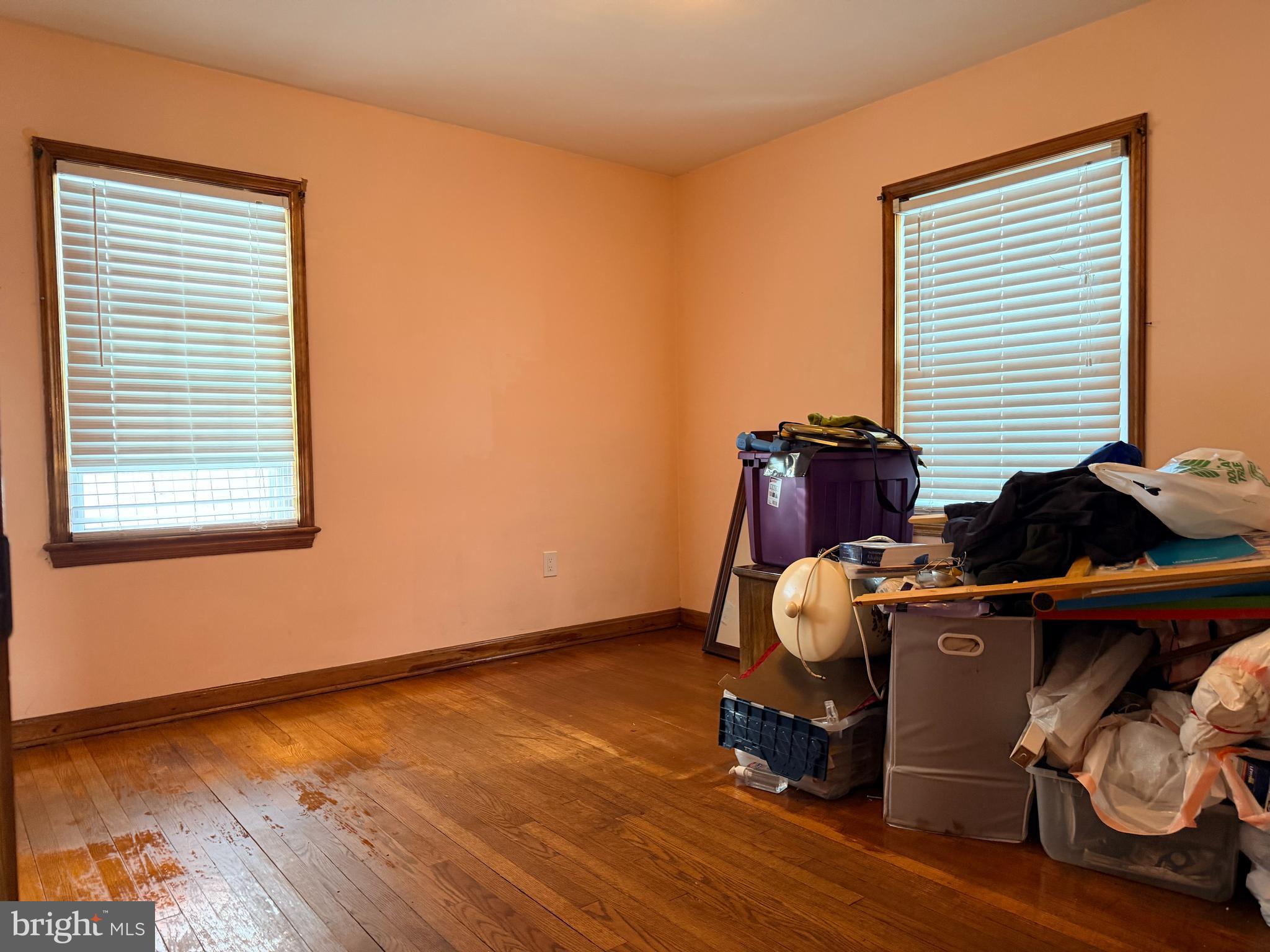 NORTH WOODRIDGE - Residential