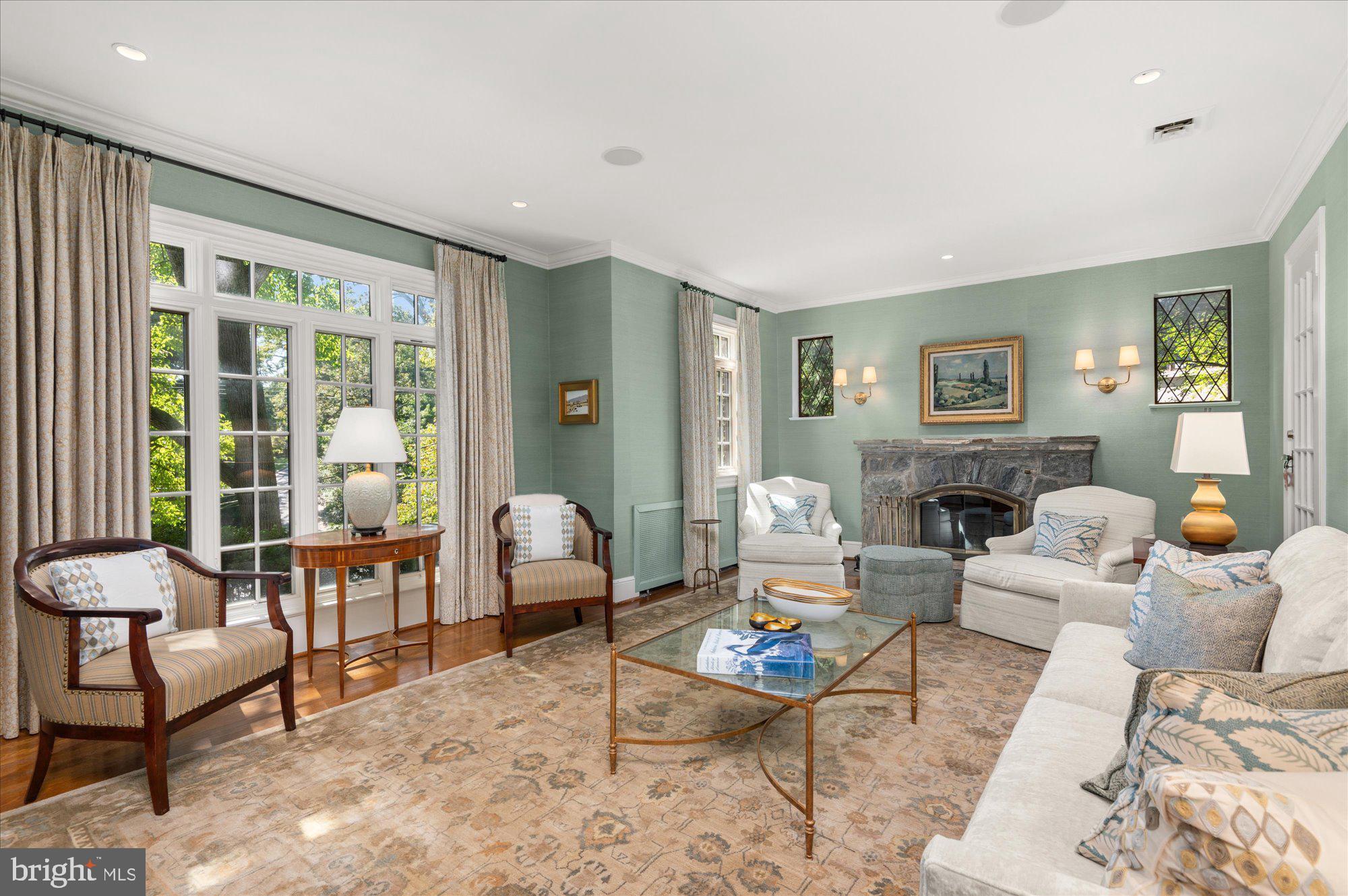 COUNTRY CLUB HILLS - Residential