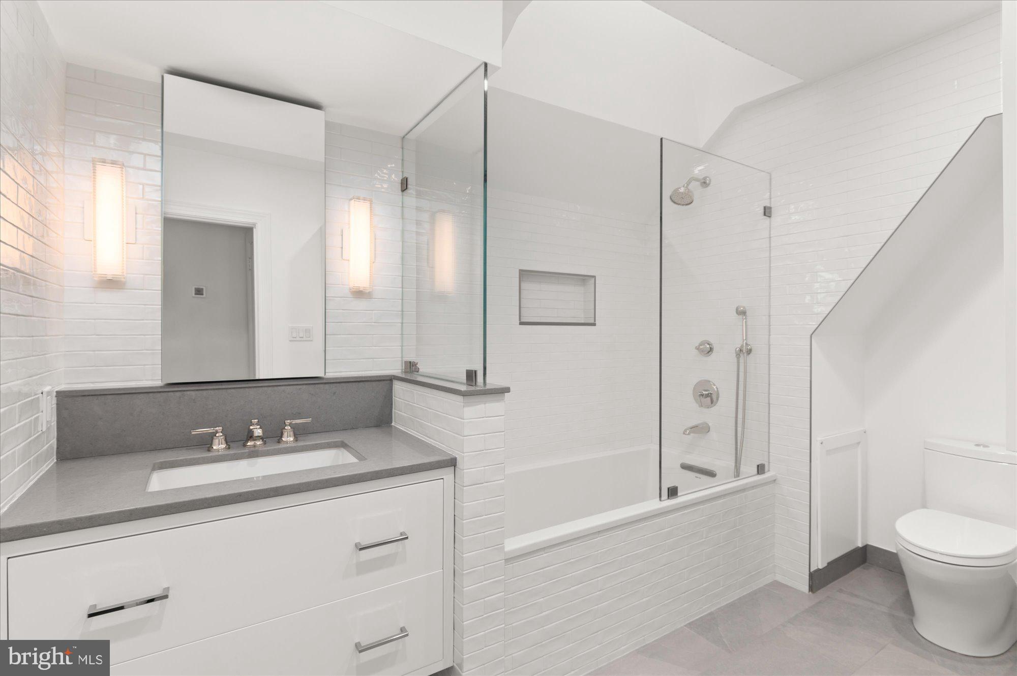 COUNTRY CLUB HILLS - Residential