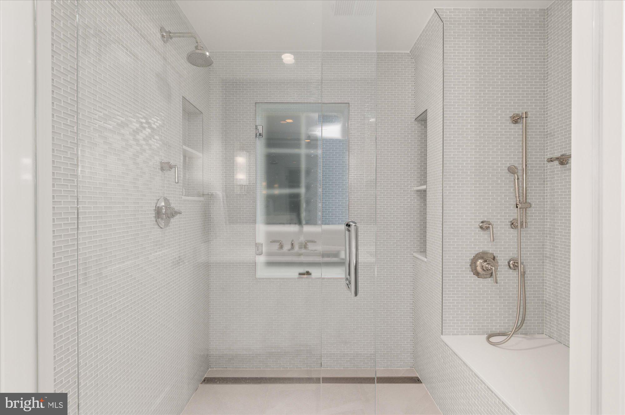 COUNTRY CLUB HILLS - Residential