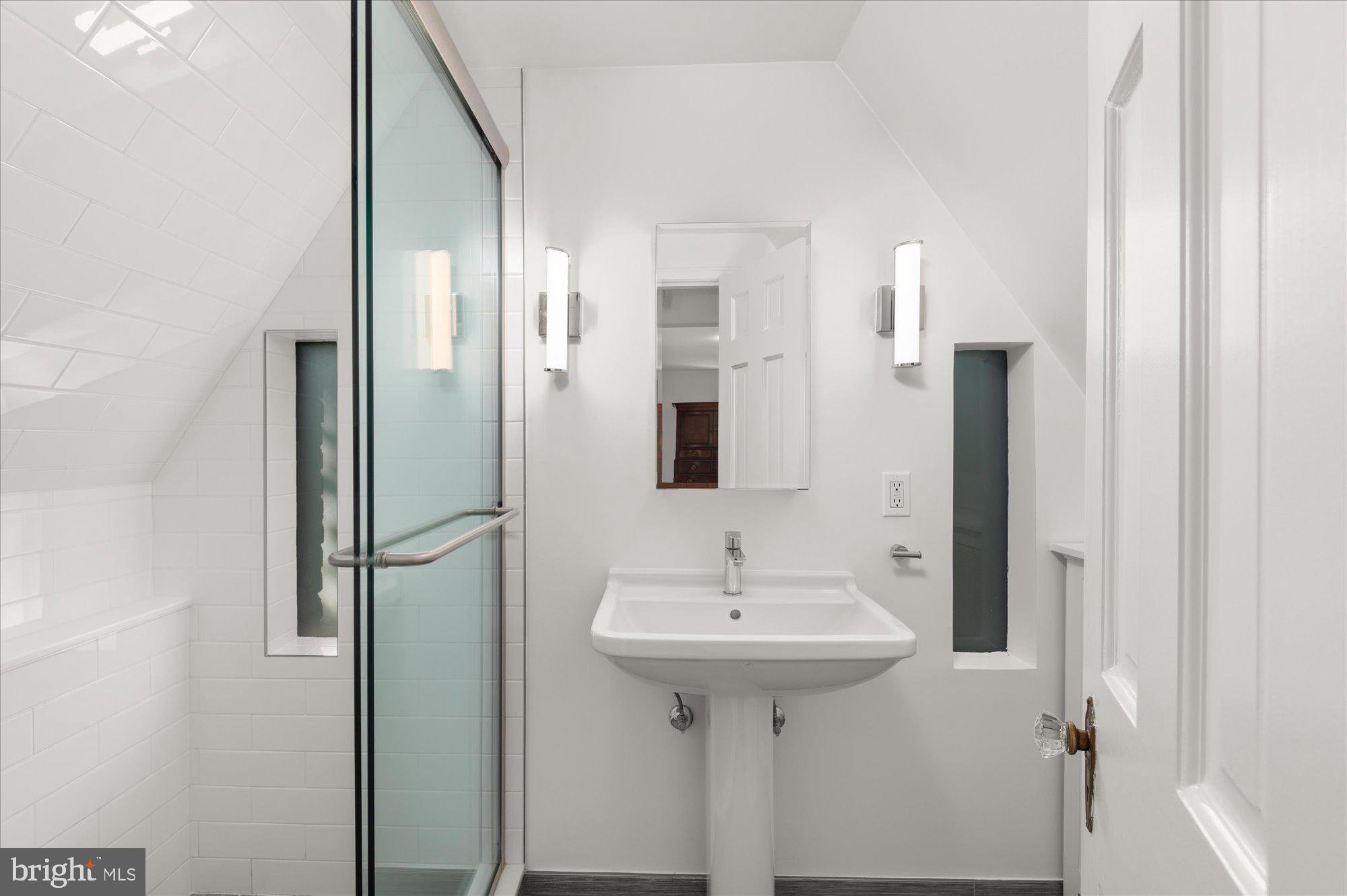 COUNTRY CLUB HILLS - Residential