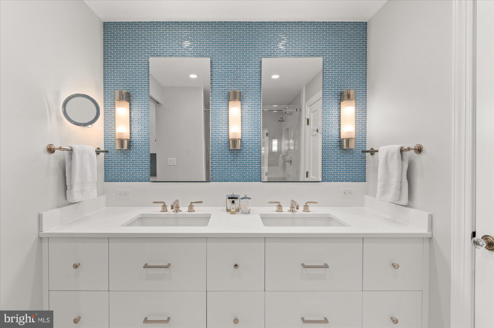 COUNTRY CLUB HILLS - Residential