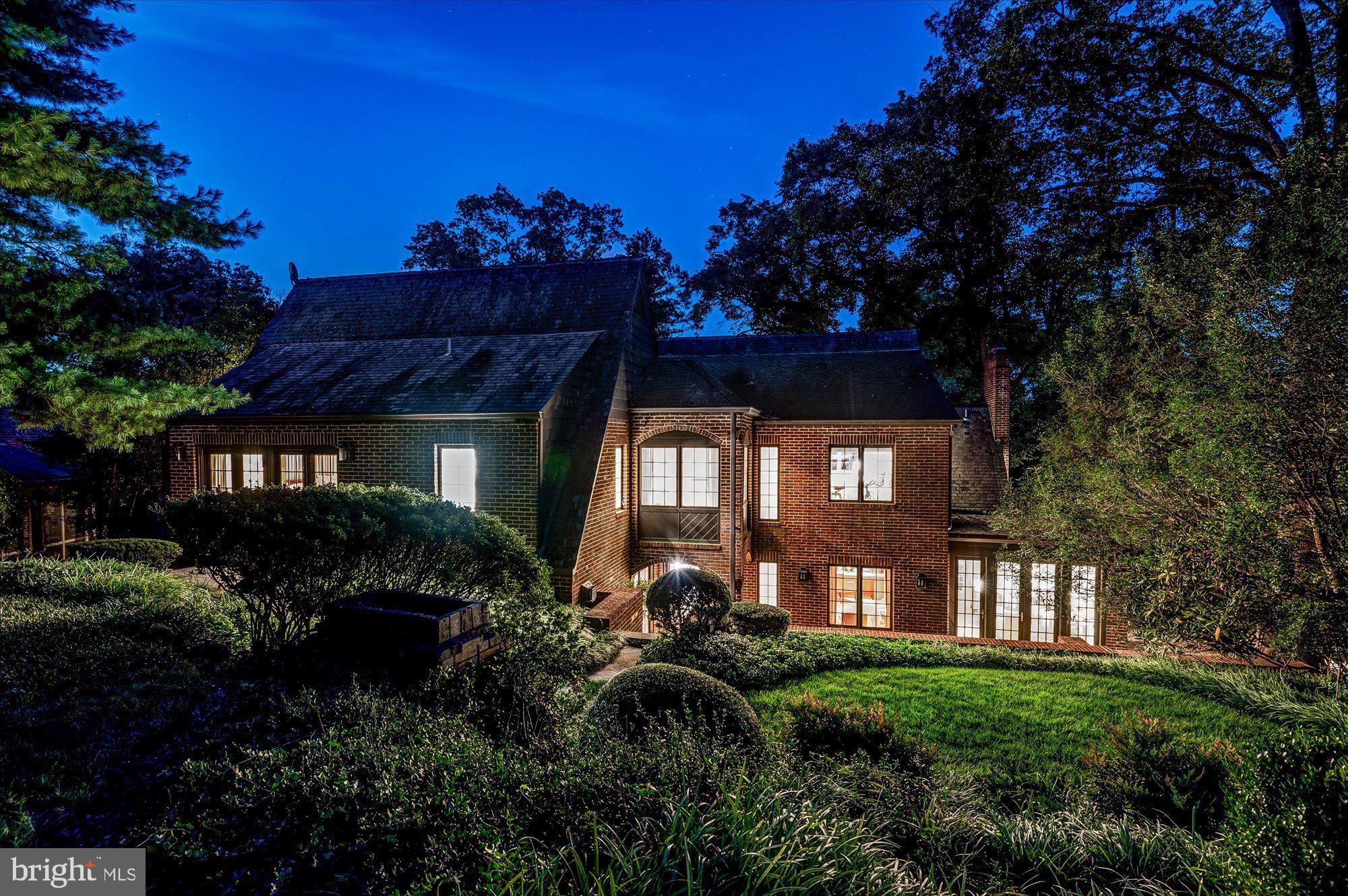 COUNTRY CLUB HILLS - Residential