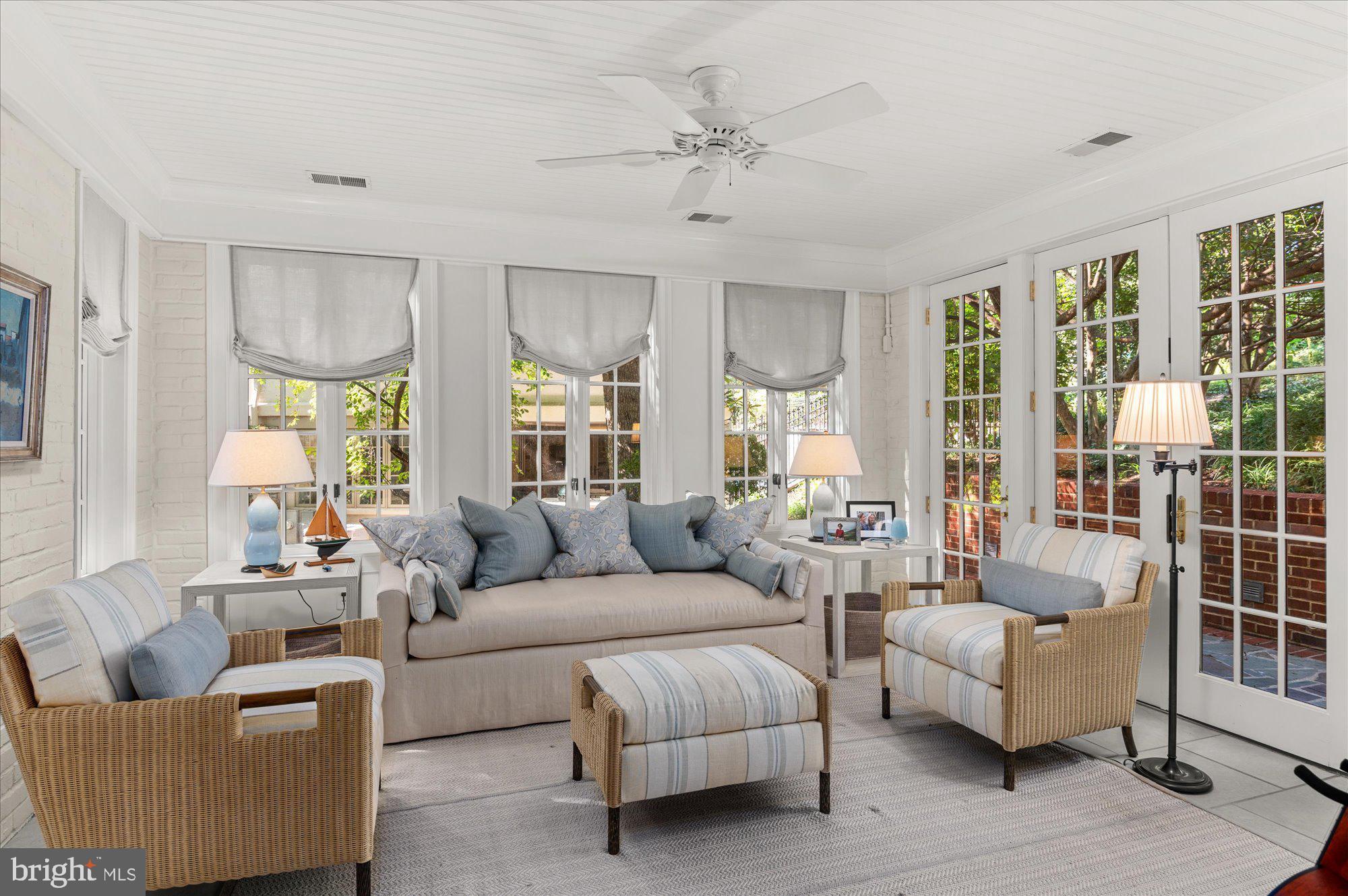 COUNTRY CLUB HILLS - Residential