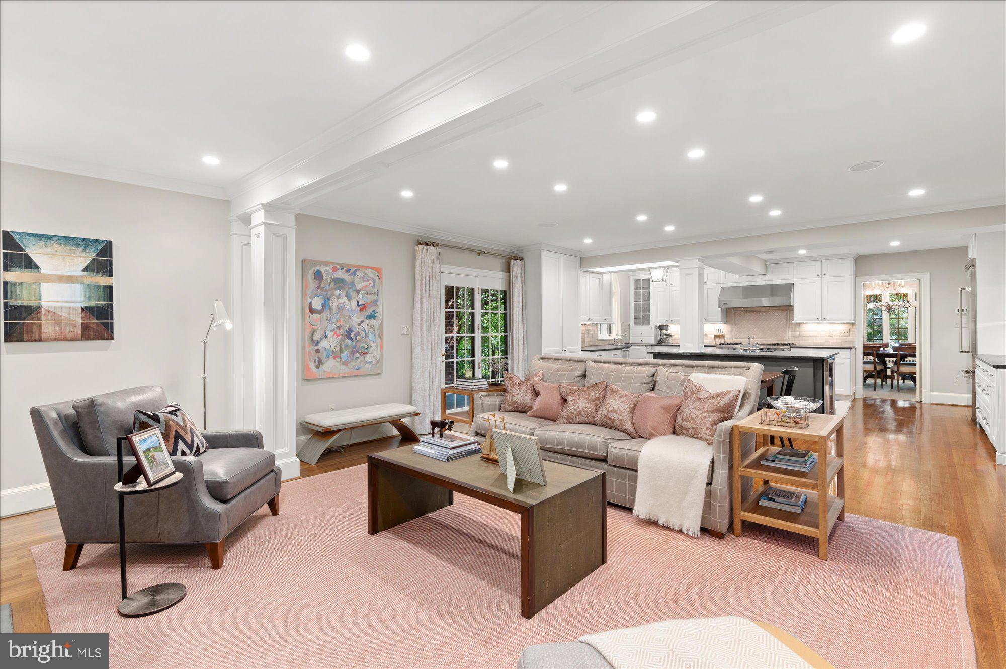 COUNTRY CLUB HILLS - Residential