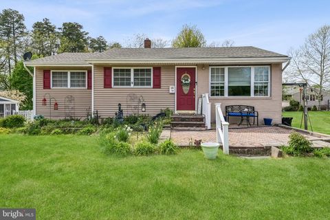 Photo of 19 Barclay Dr, TURNERSVILLE, NJ 08012 (MLS # NJGL2071972)