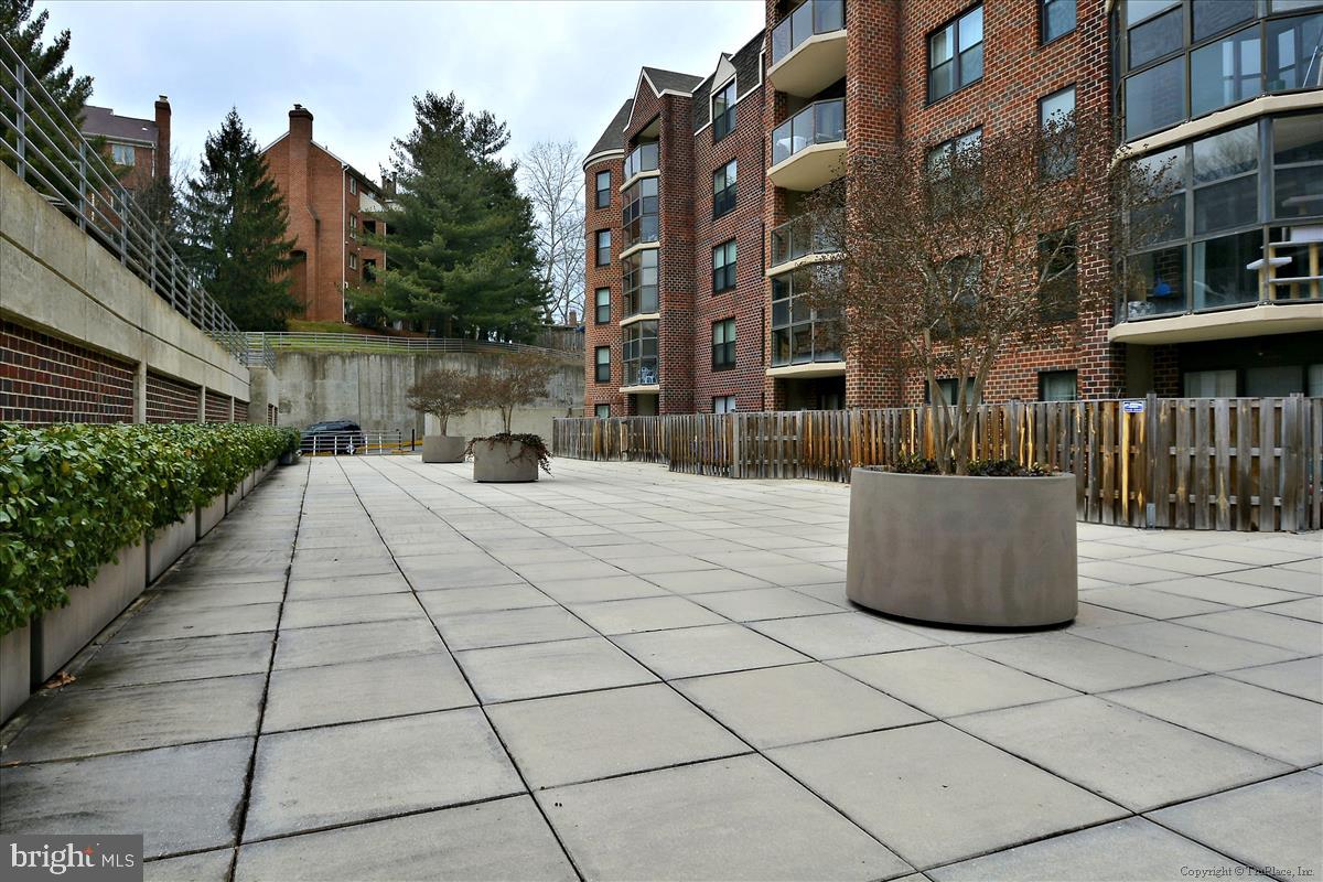 ASTORIA CONDOMINIUM - Residential