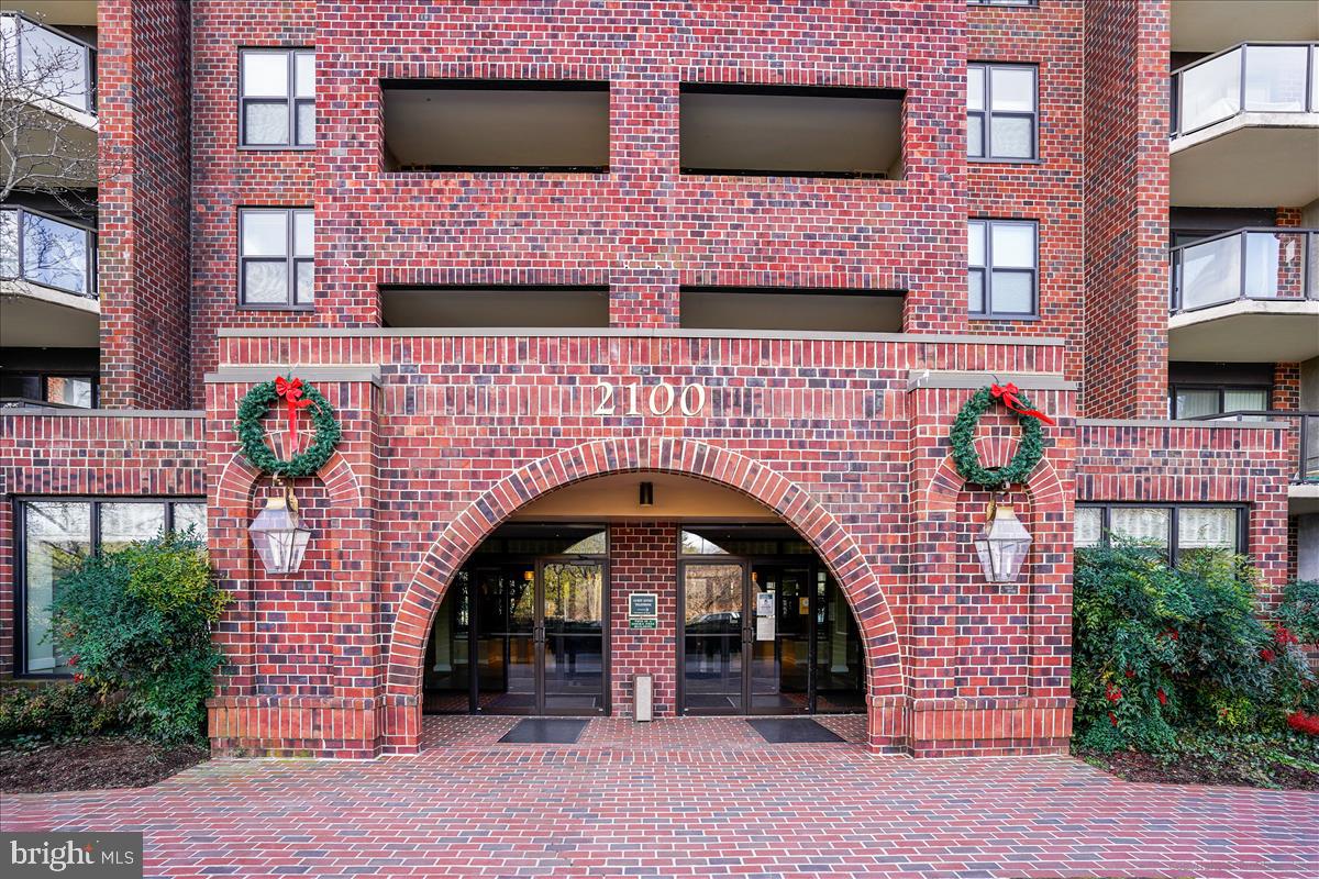 ASTORIA CONDOMINIUM - Residential