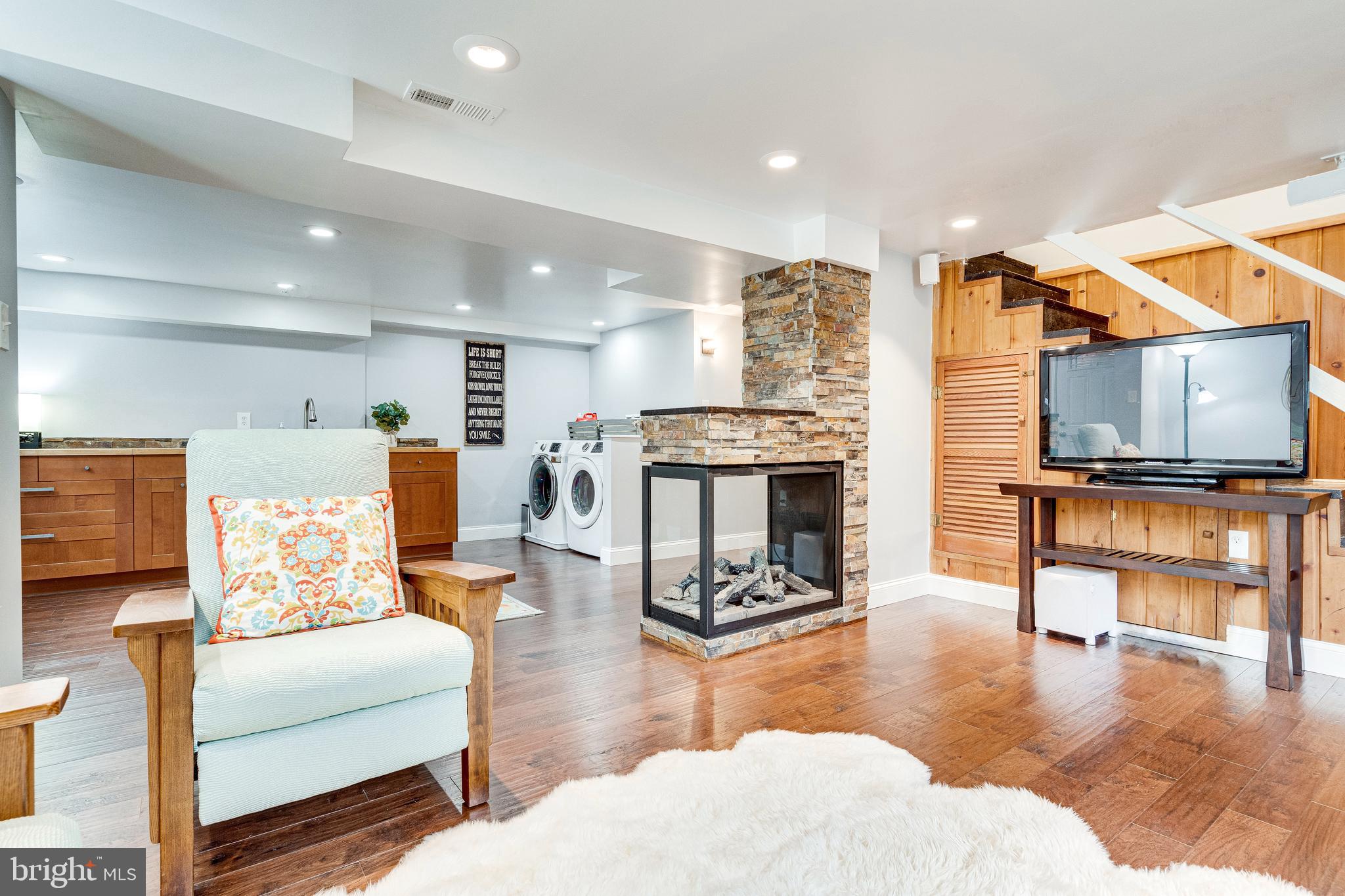 BARCROFT HILLS - Residential