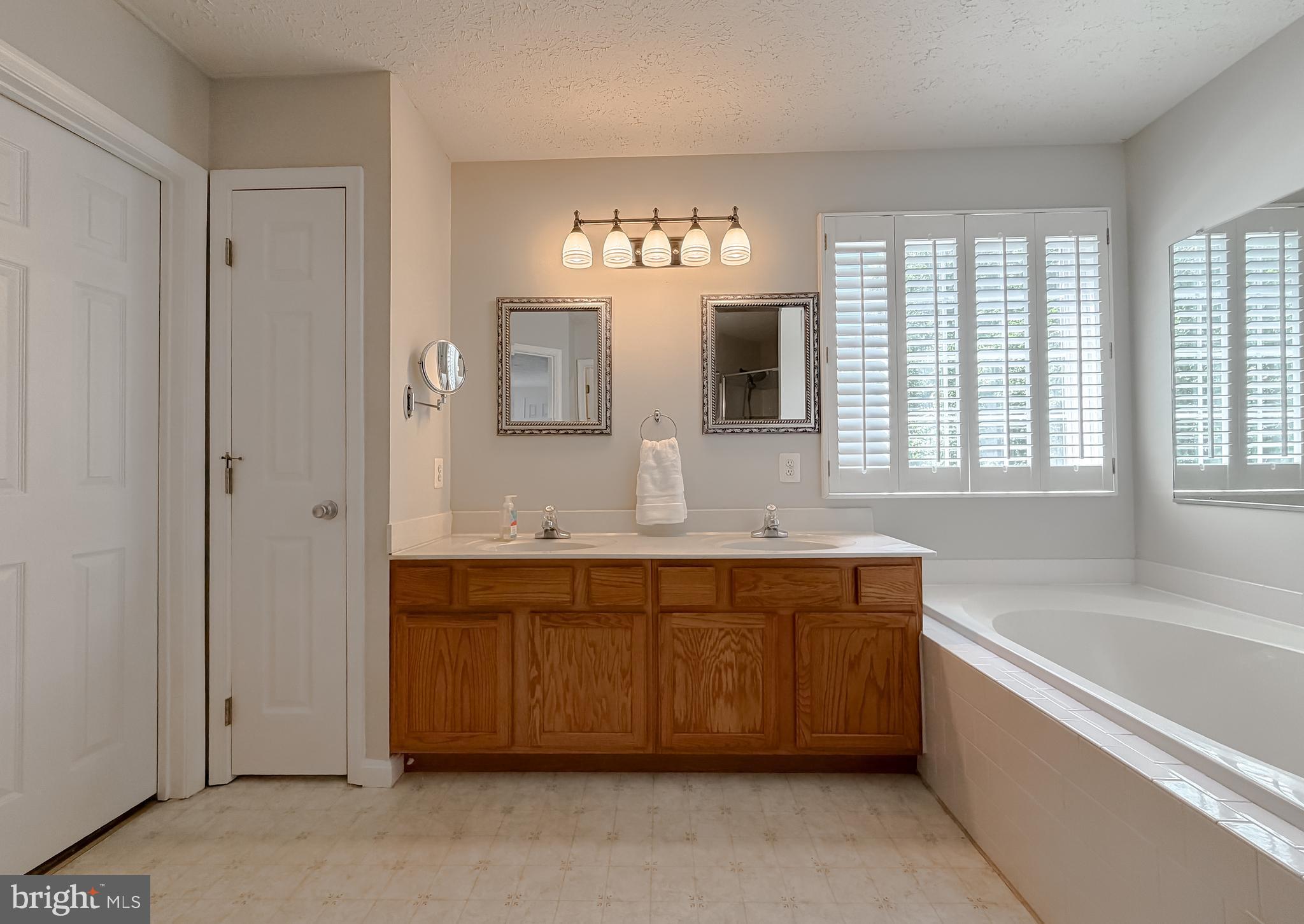 CEDAR COVE - Residential