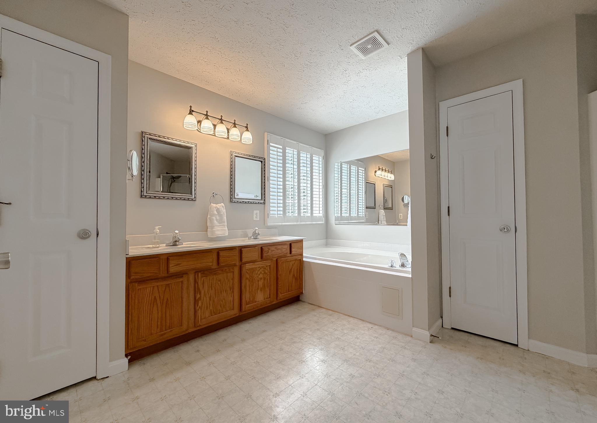 CEDAR COVE - Residential