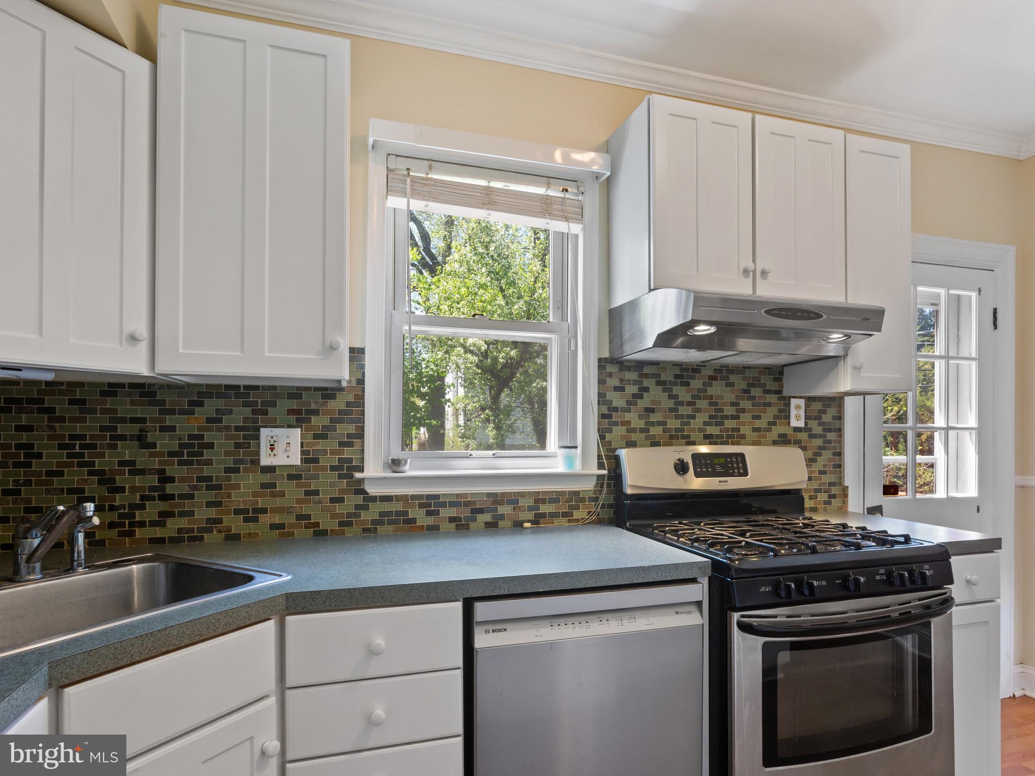 EDGEWOOD PARK - Residential