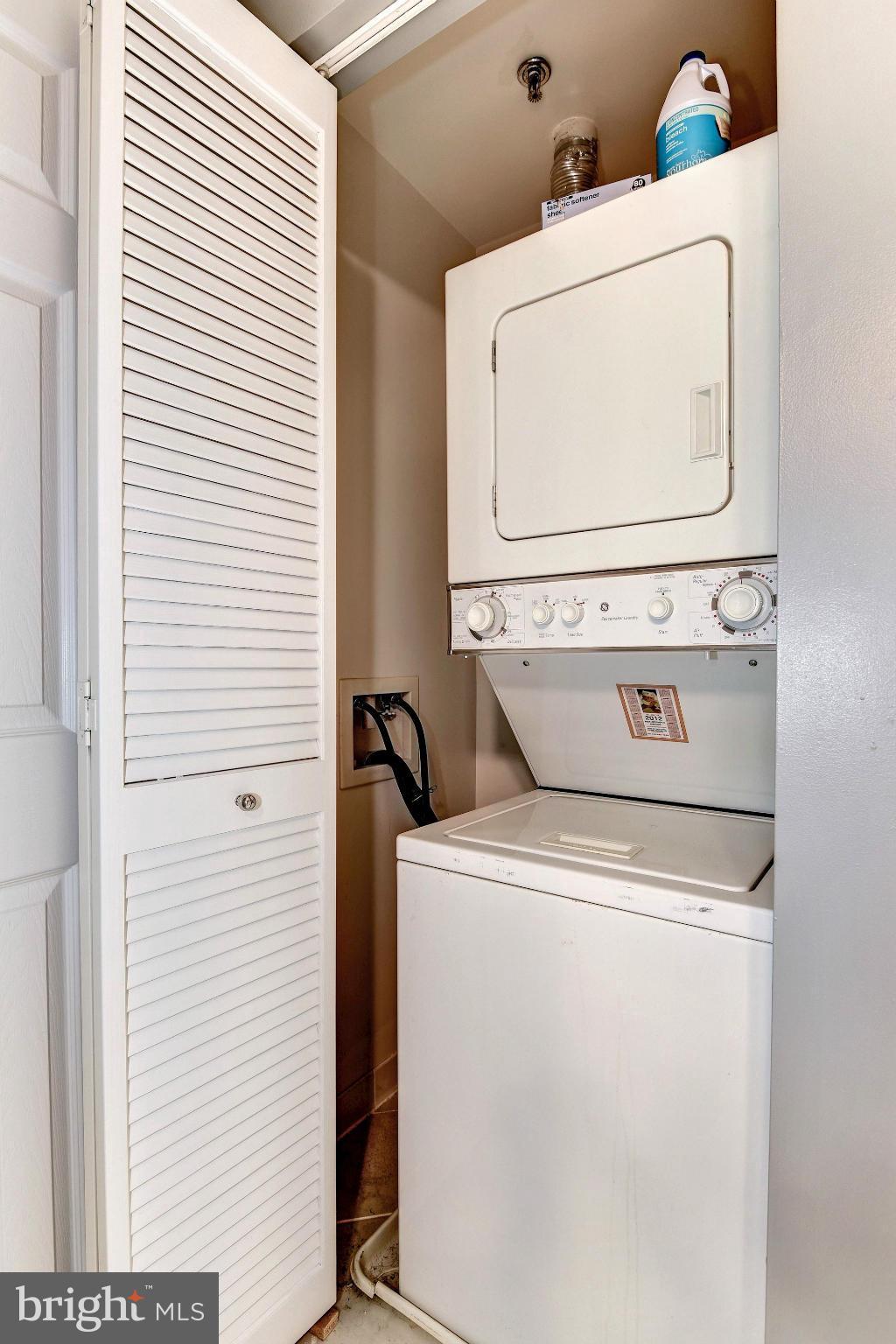 LILLIAN COURT AT TYSONS - Residential