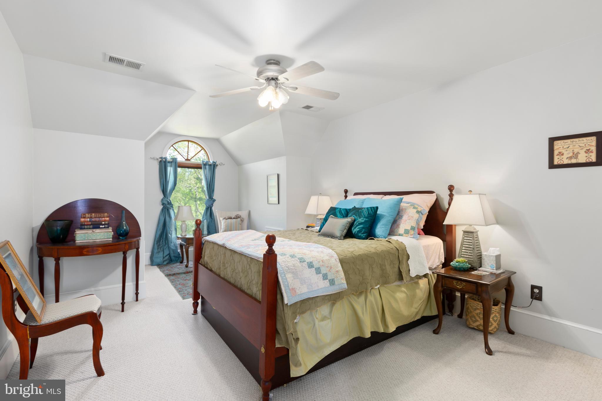 10+ ACRES - Residential