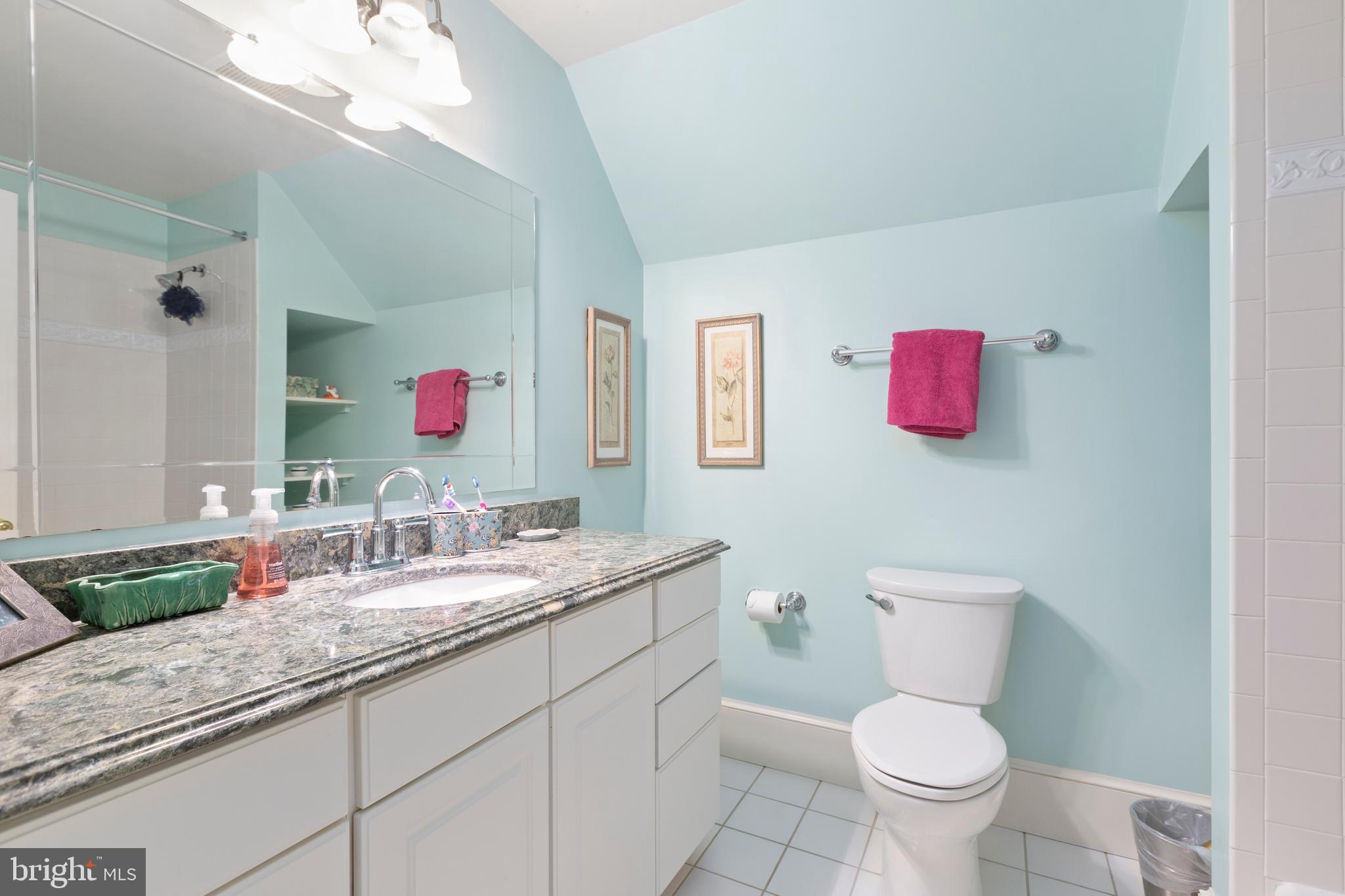 10+ ACRES - Residential