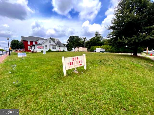 205, 201 WASHINGTON BOULEVARD S