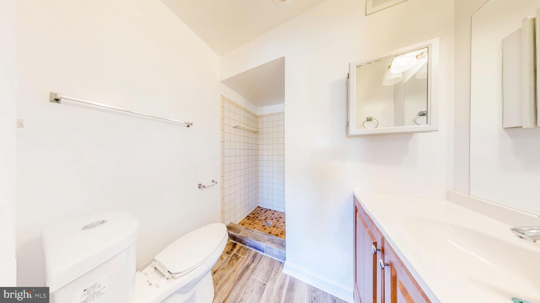 HUNTLEY SQUARE CONDOMINIUMS - Residential