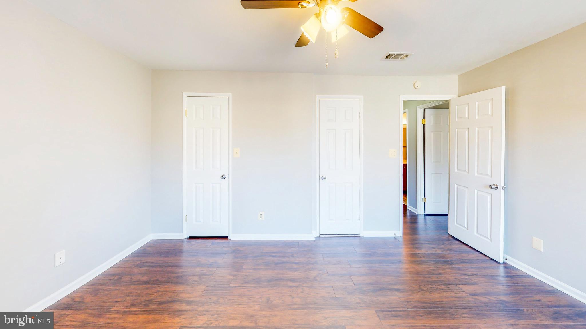 HUNTLEY SQUARE CONDOMINIUMS - Residential