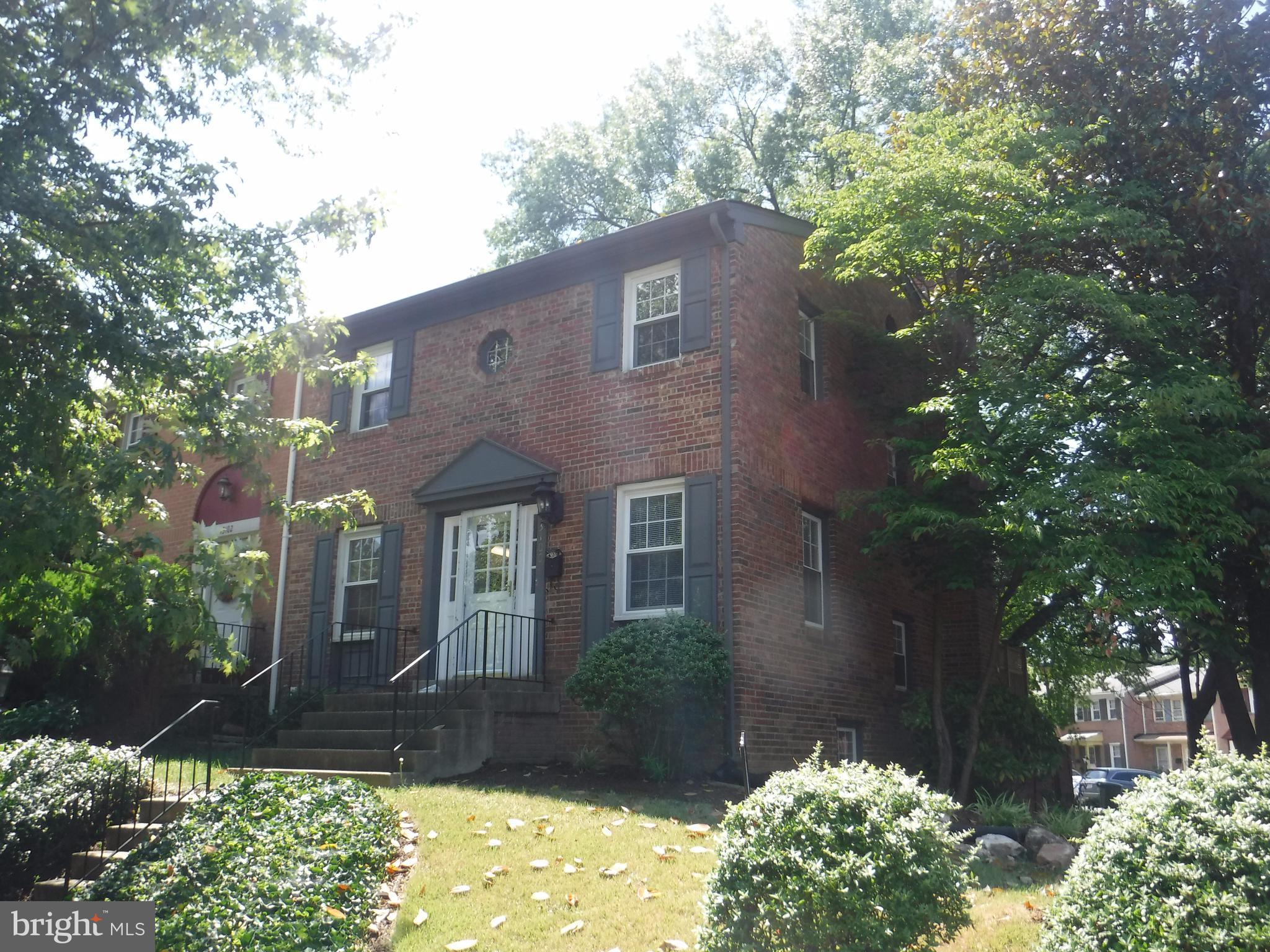 GREENWICH HILL - Residential Lease