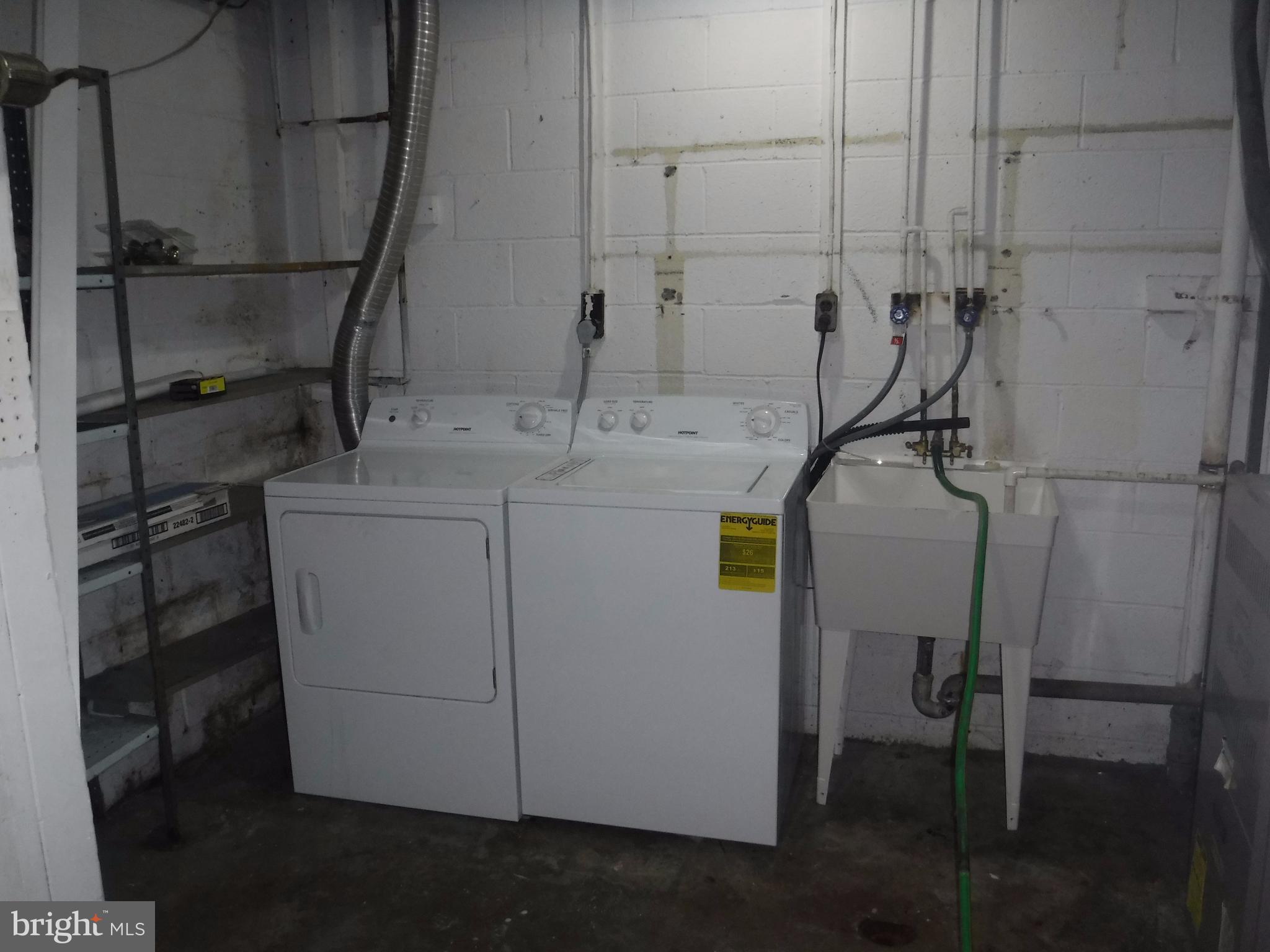 GREENWICH HILL - Residential Lease